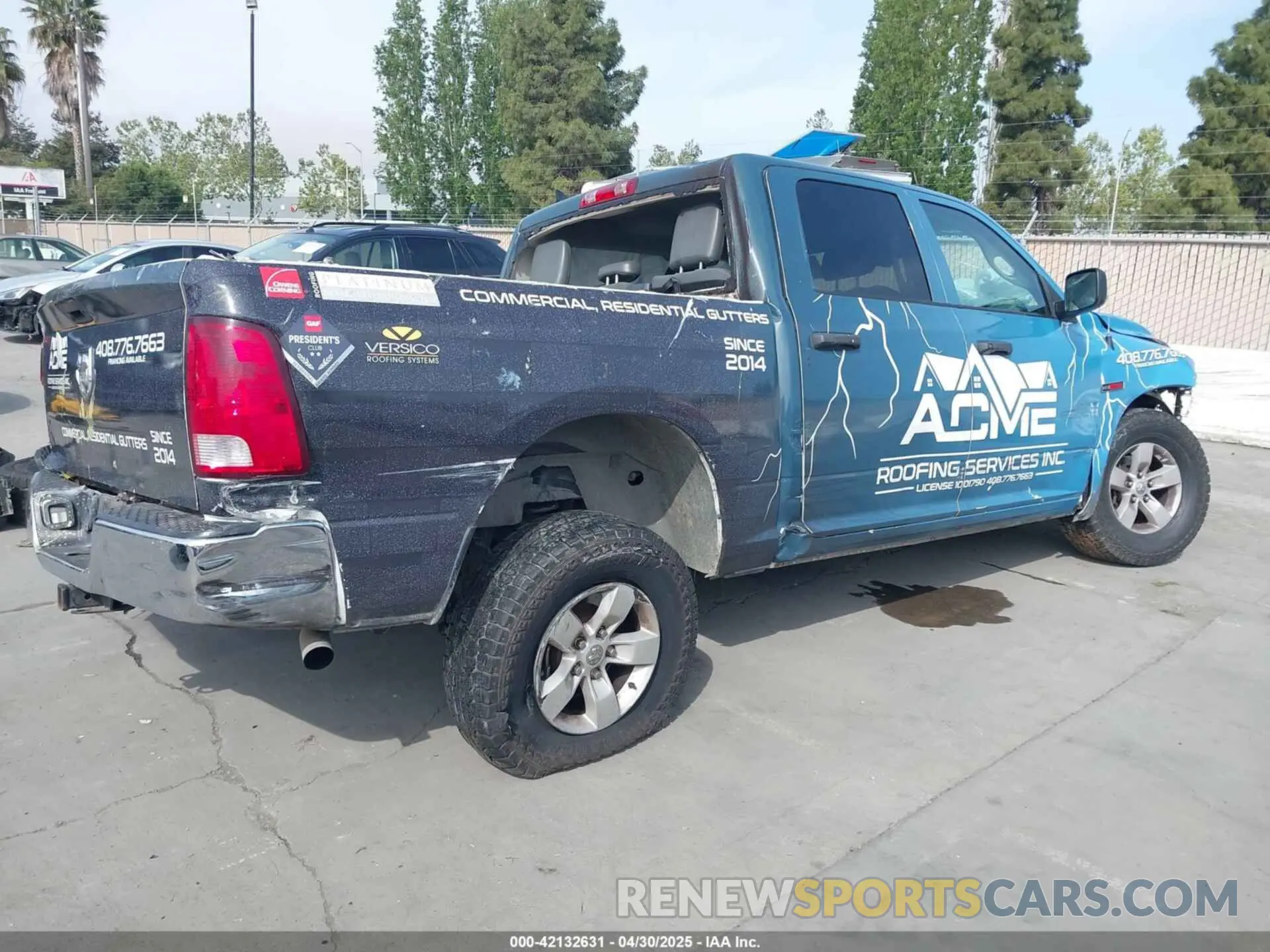 4 Photograph of a damaged car 1C6RR6KM5KS751478 RAM 1500 CLASSIC 2019