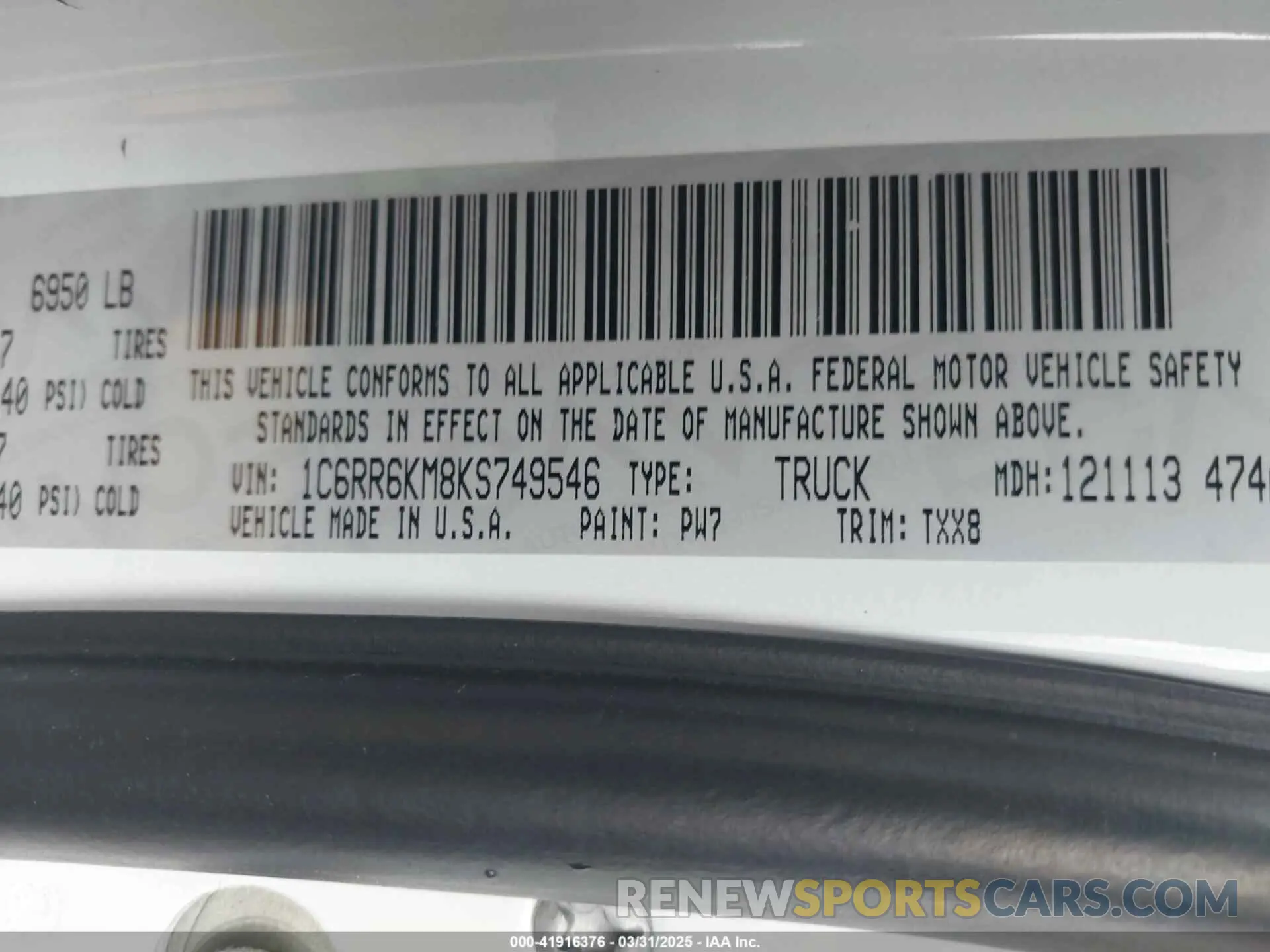 9 Photograph of a damaged car 1C6RR6KM8KS749546 RAM 1500 CLASSIC 2019