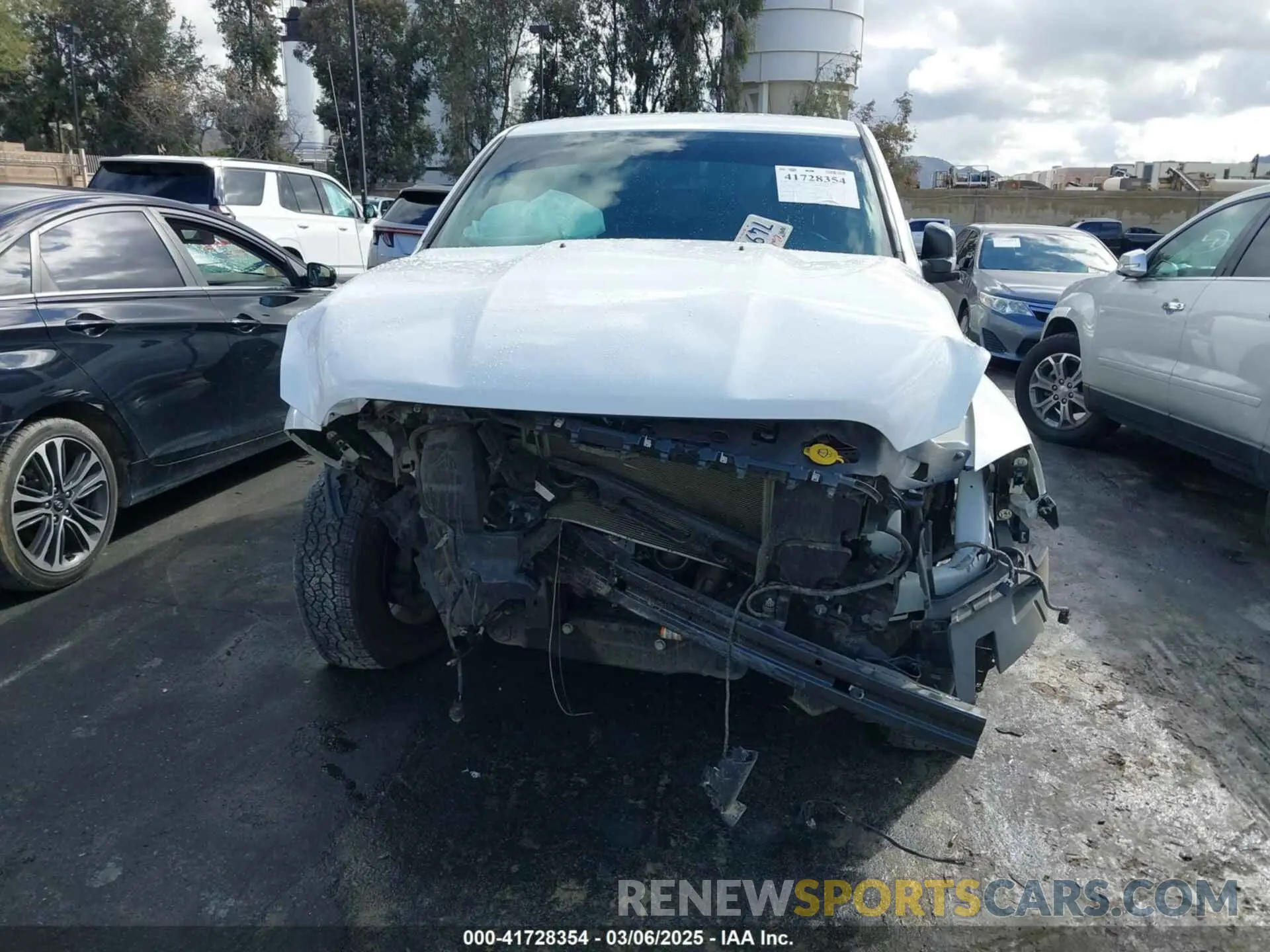 6 Photograph of a damaged car 1C6RR6KT4KS521048 RAM 1500 CLASSIC 2019