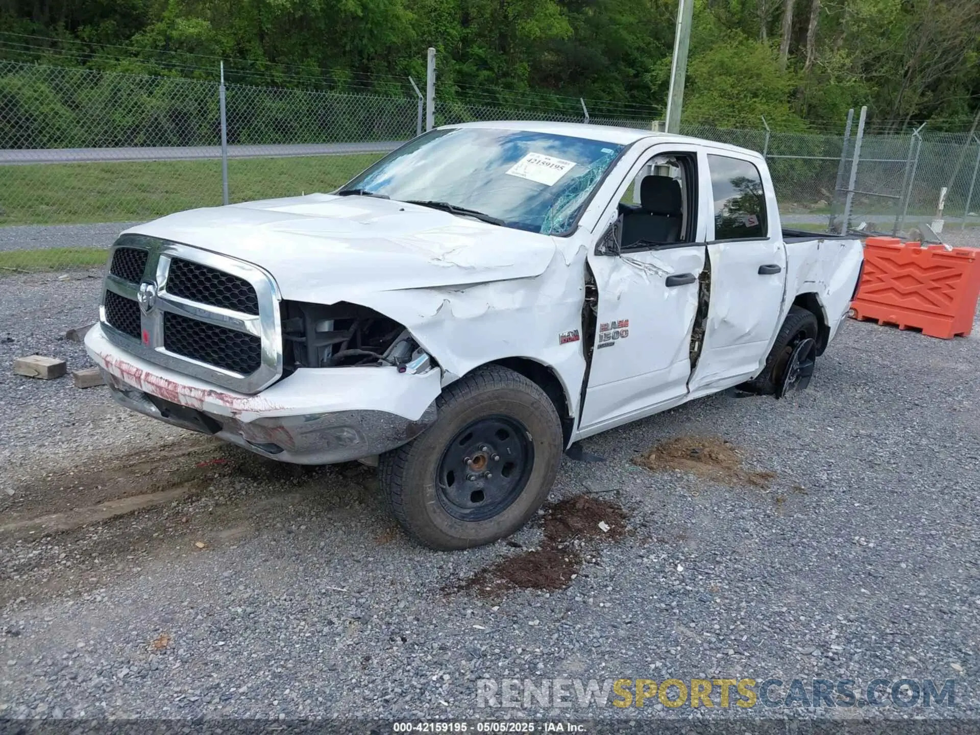 2 Photograph of a damaged car 1C6RR6KT5KS552244 RAM 1500 CLASSIC 2019