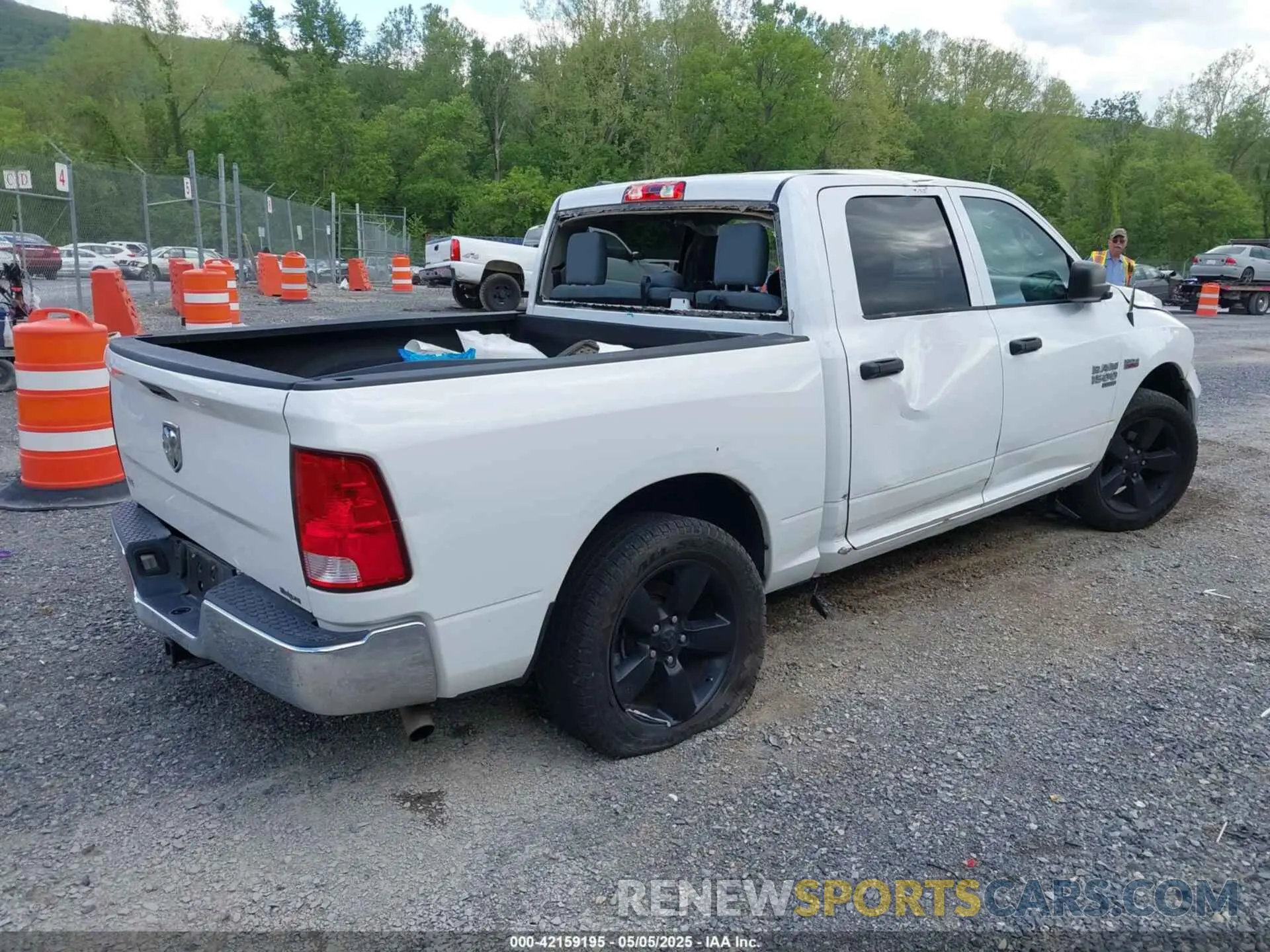 4 Photograph of a damaged car 1C6RR6KT5KS552244 RAM 1500 CLASSIC 2019