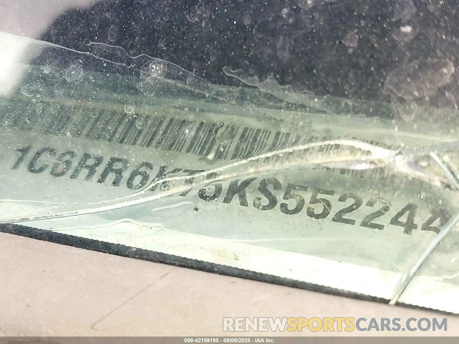 9 Photograph of a damaged car 1C6RR6KT5KS552244 RAM 1500 CLASSIC 2019