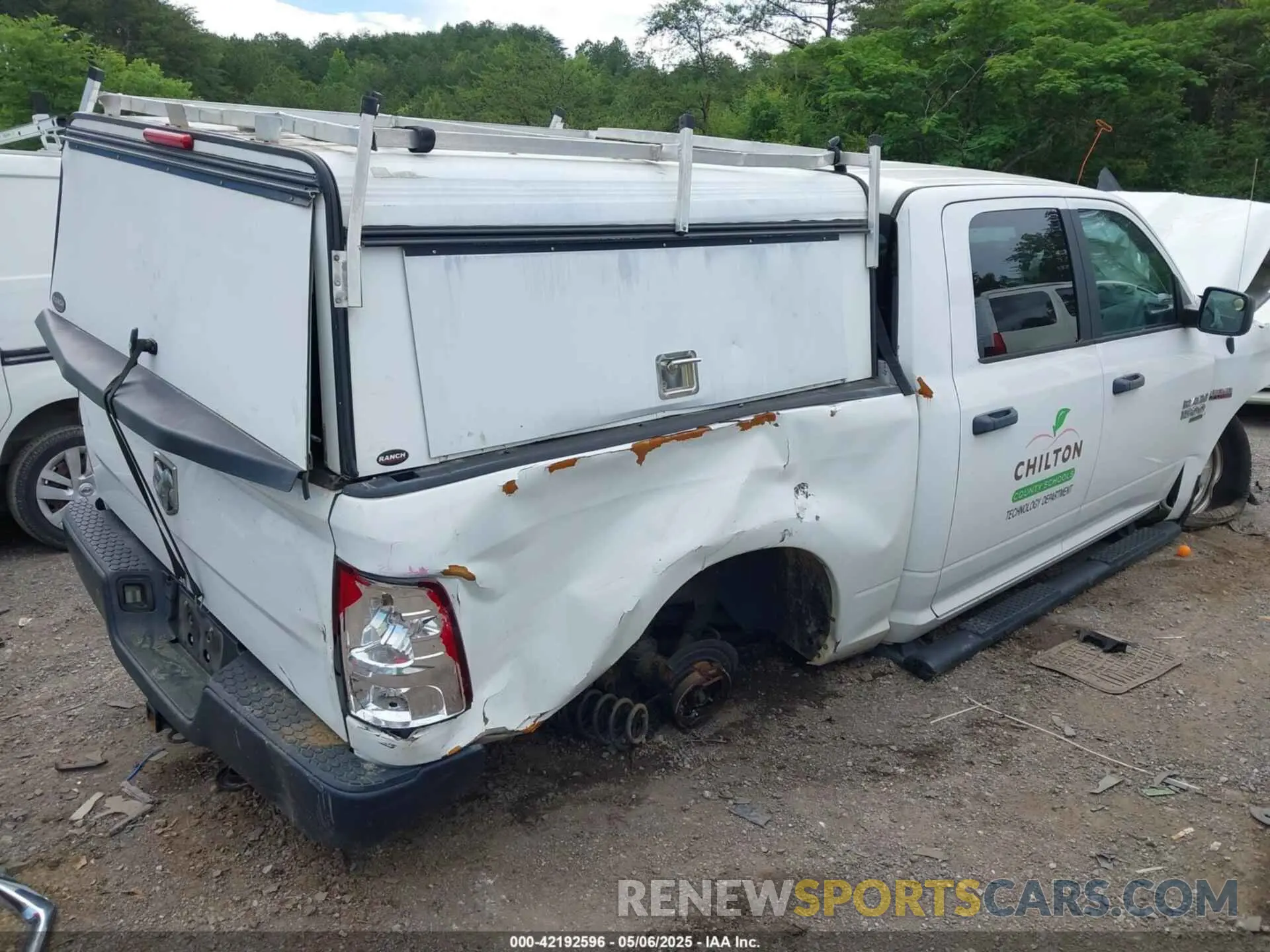4 Фотография поврежденного автомобиля 1C6RR6KT7KS600679 RAM 1500 CLASSIC 2019