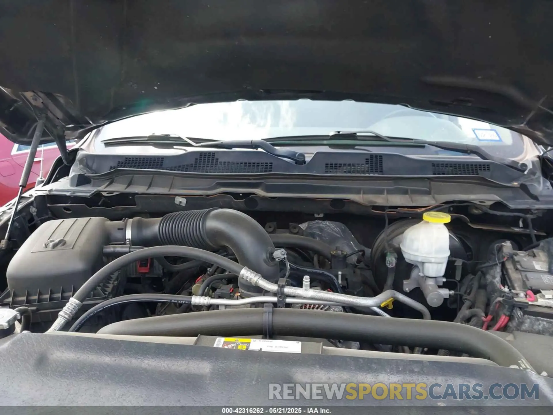 10 Фотография поврежденного автомобиля 1C6RR6LT0KS539223 RAM 1500 CLASSIC 2019