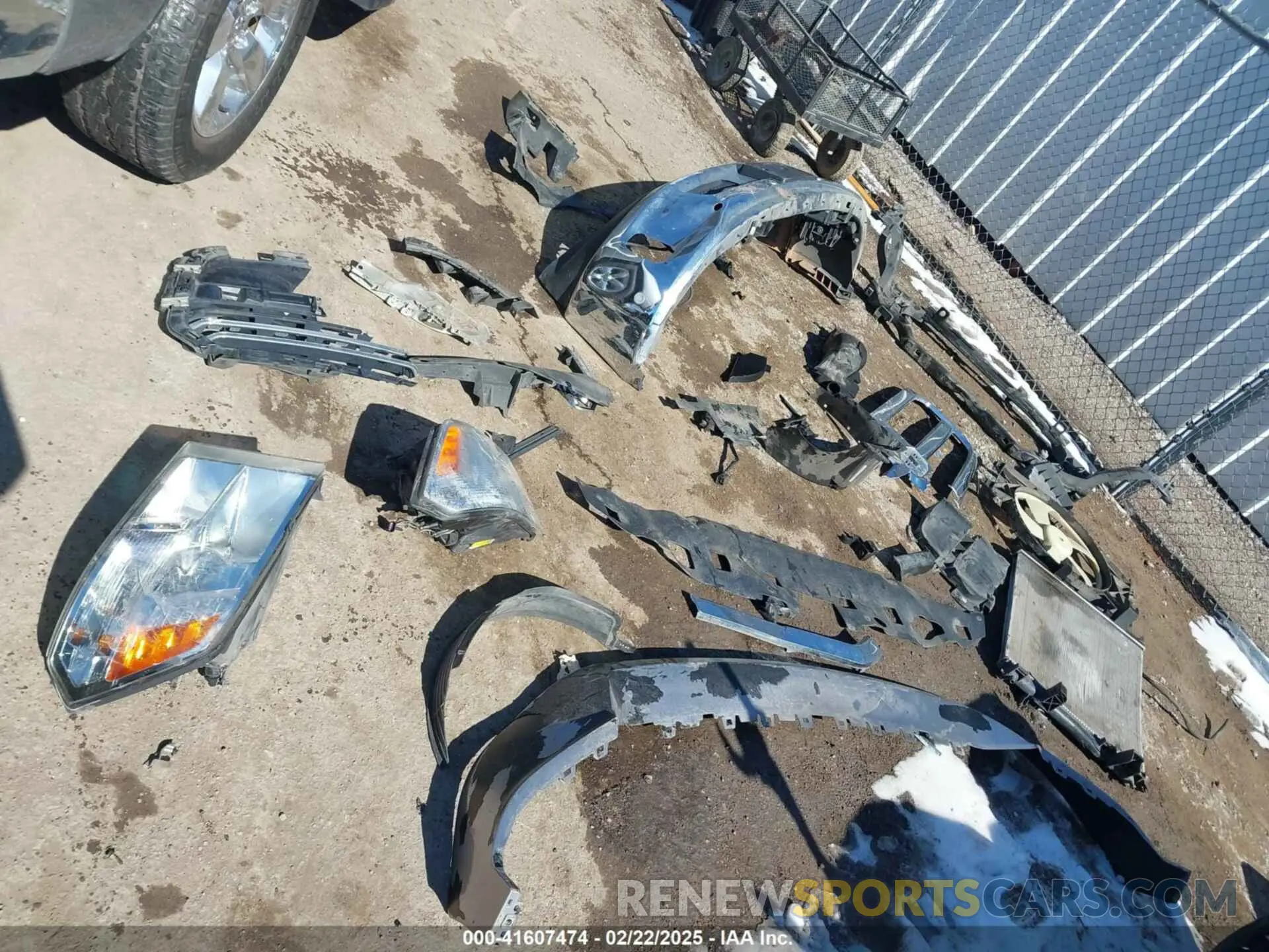 12 Фотография поврежденного автомобиля 1C6RR6LT0KS604104 RAM 1500 CLASSIC 2019