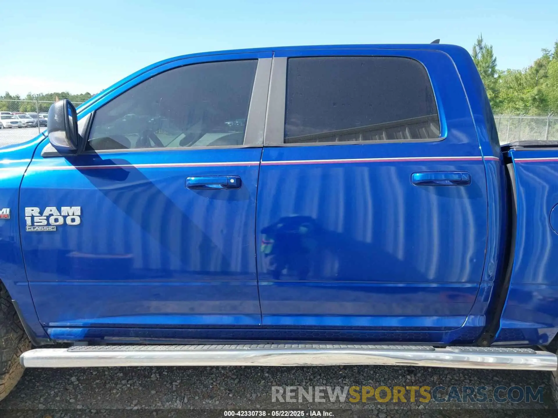 13 Photograph of a damaged car 1C6RR6LT3KS673689 RAM 1500 CLASSIC 2019