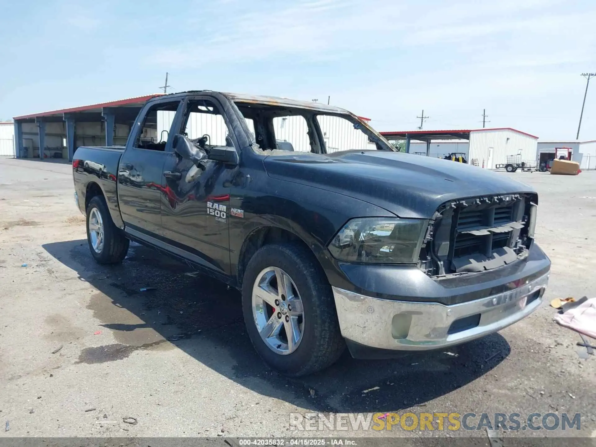 1 Фотография поврежденного автомобиля 1C6RR6LT6KS554759 RAM 1500 CLASSIC 2019