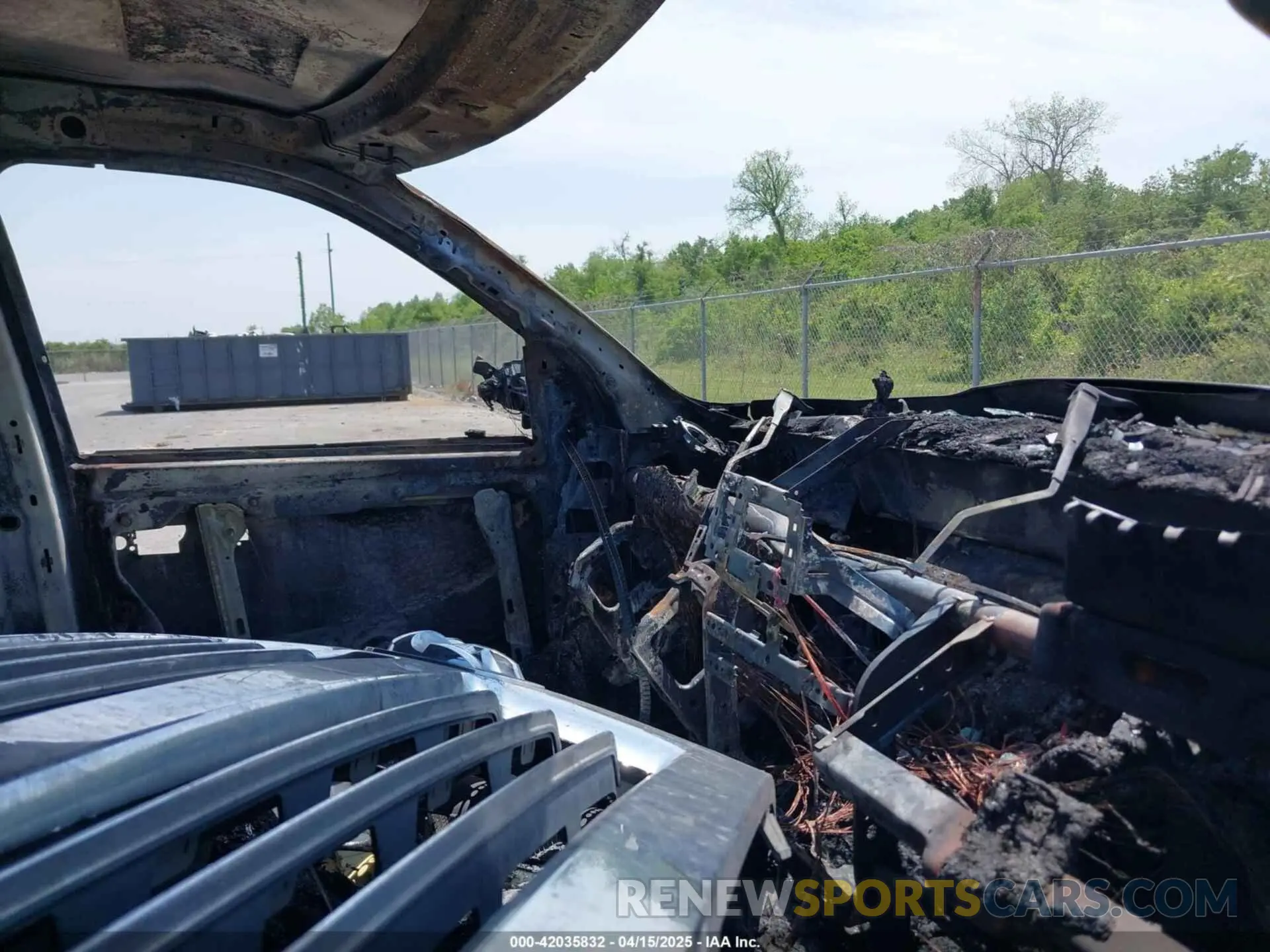 5 Фотография поврежденного автомобиля 1C6RR6LT6KS554759 RAM 1500 CLASSIC 2019