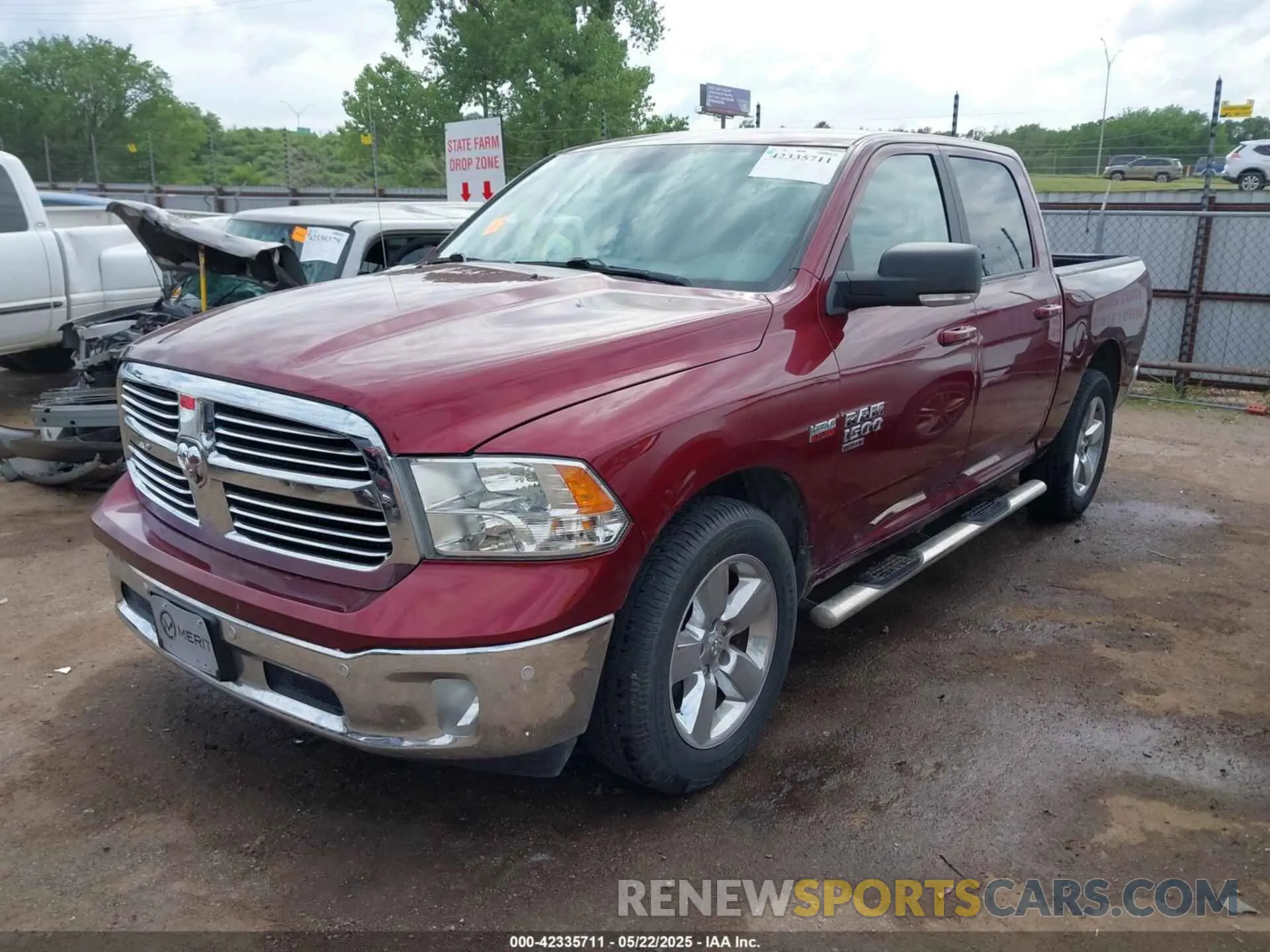 2 Photograph of a damaged car 1C6RR6LT7KS529739 RAM 1500 CLASSIC 2019