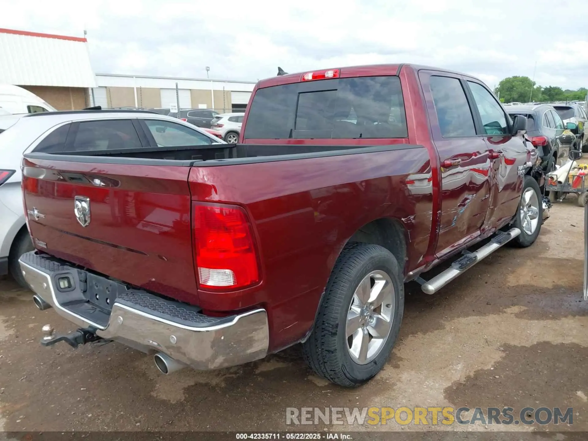 4 Photograph of a damaged car 1C6RR6LT7KS529739 RAM 1500 CLASSIC 2019