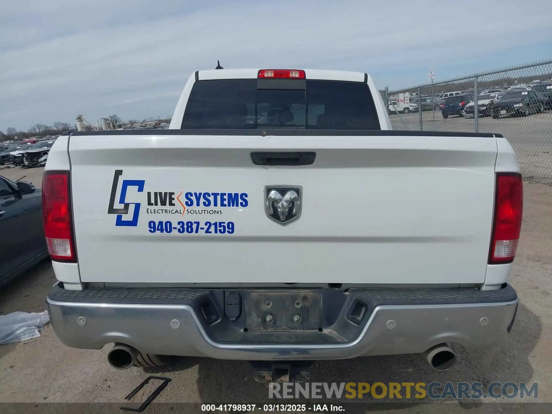 15 Photograph of a damaged car 1C6RR6LT7KS564197 RAM 1500 CLASSIC 2019