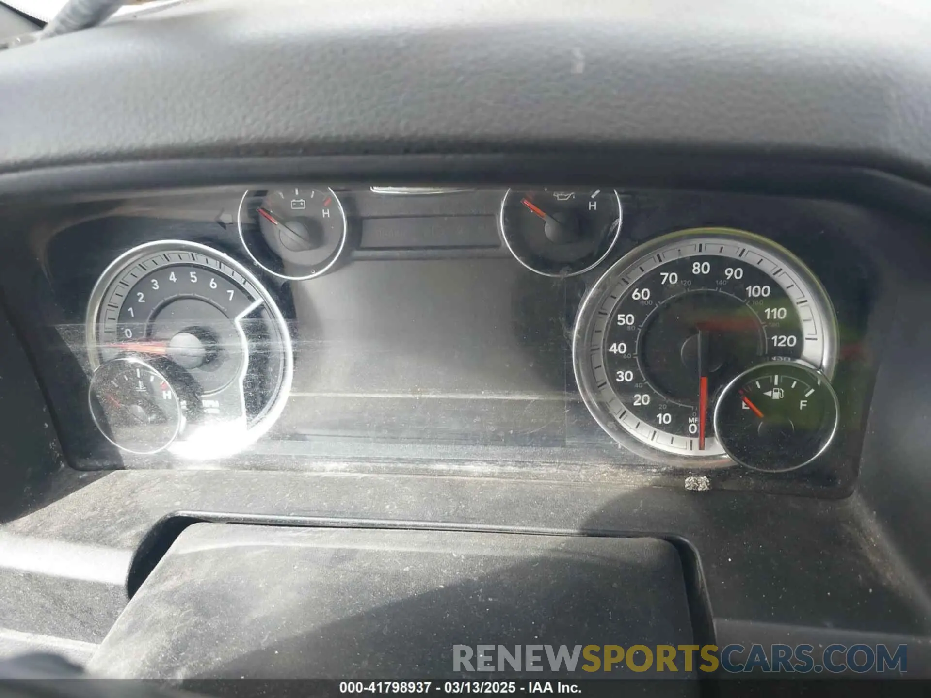 7 Photograph of a damaged car 1C6RR6LT7KS564197 RAM 1500 CLASSIC 2019