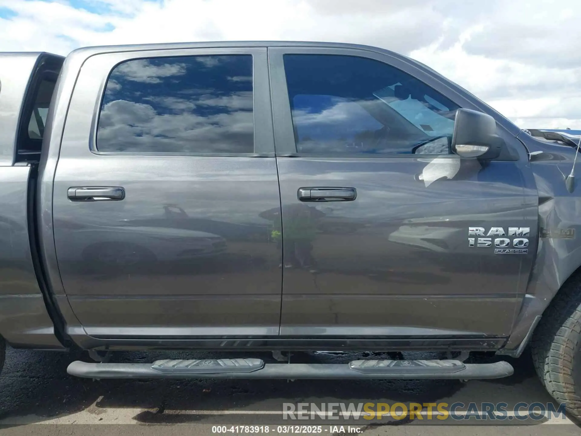14 Фотография поврежденного автомобиля 1C6RR6LT8KS549269 RAM 1500 CLASSIC 2019