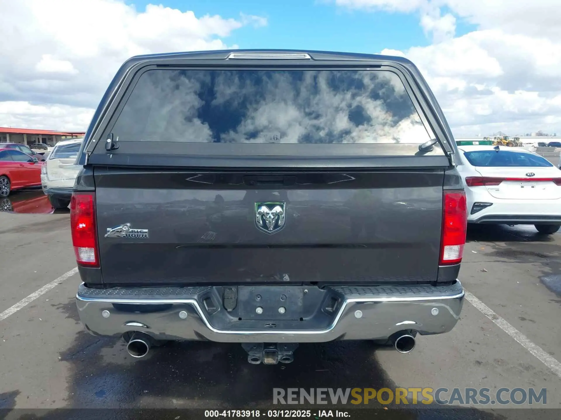 17 Фотография поврежденного автомобиля 1C6RR6LT8KS549269 RAM 1500 CLASSIC 2019