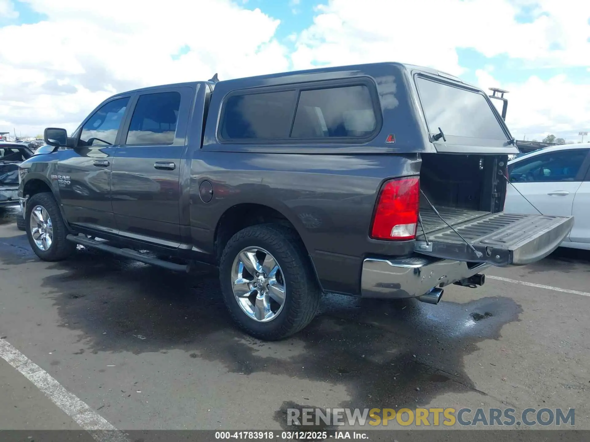 3 Фотография поврежденного автомобиля 1C6RR6LT8KS549269 RAM 1500 CLASSIC 2019
