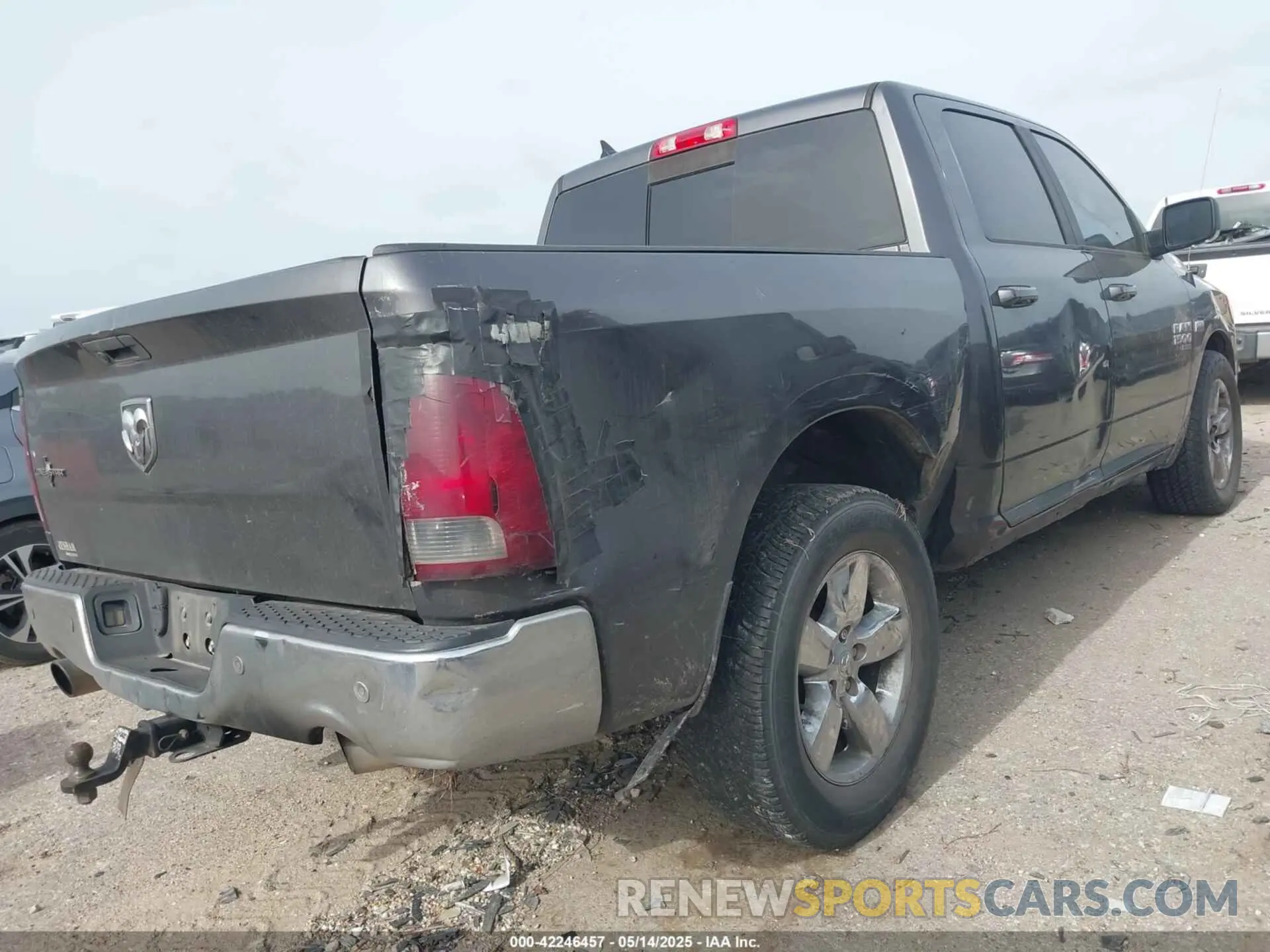 4 Photograph of a damaged car 1C6RR6LT9KS539625 RAM 1500 CLASSIC 2019
