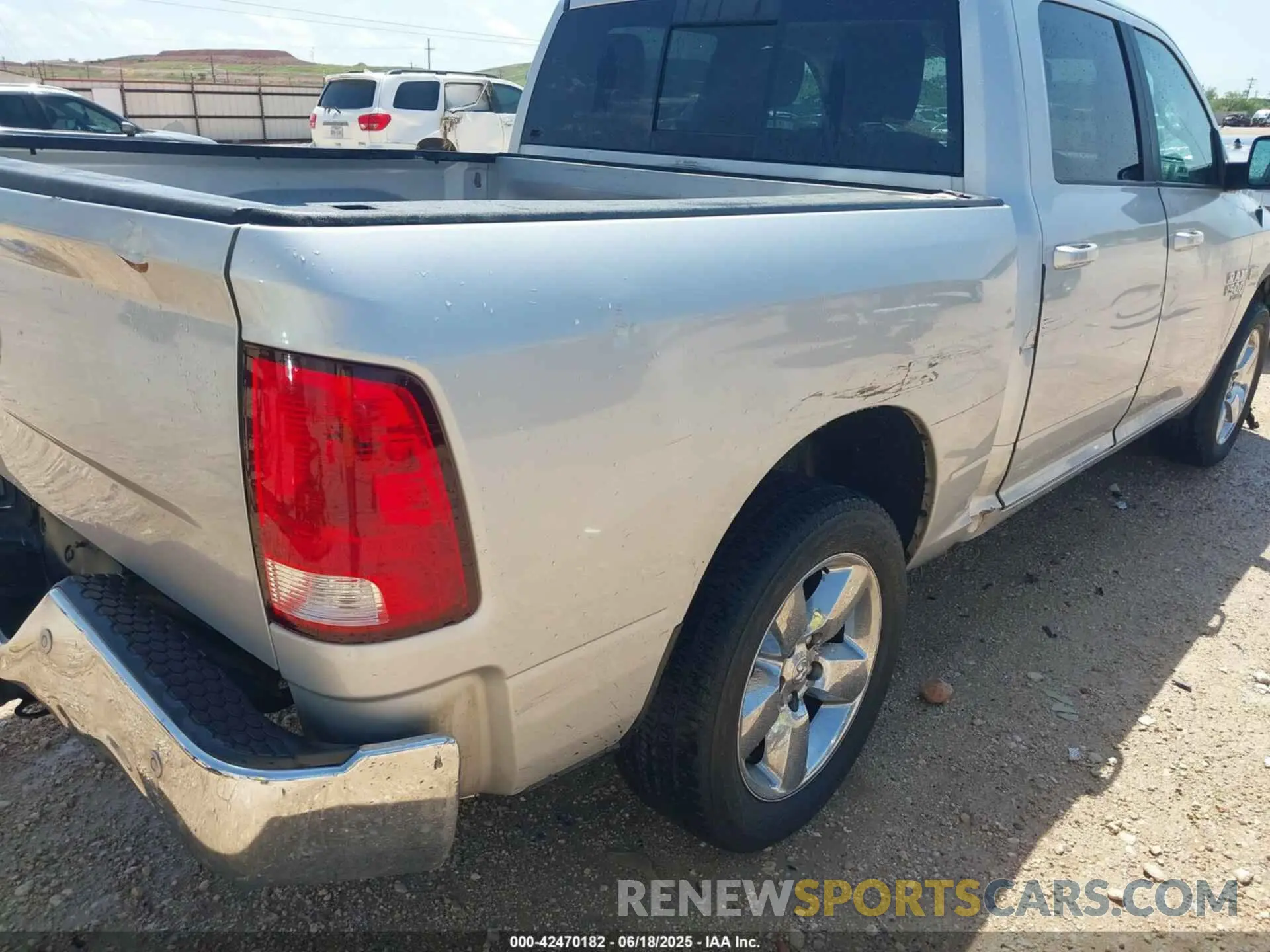 18 Photograph of a damaged car 1C6RR6LT9KS564282 RAM 1500 CLASSIC 2019