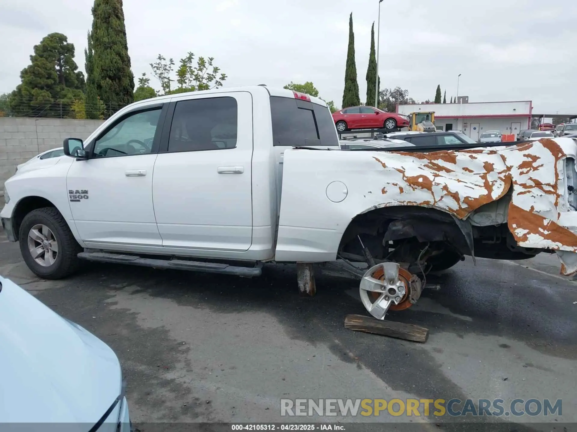 15 Photograph of a damaged car 1C6RR6TT3KS532511 RAM 1500 CLASSIC 2019