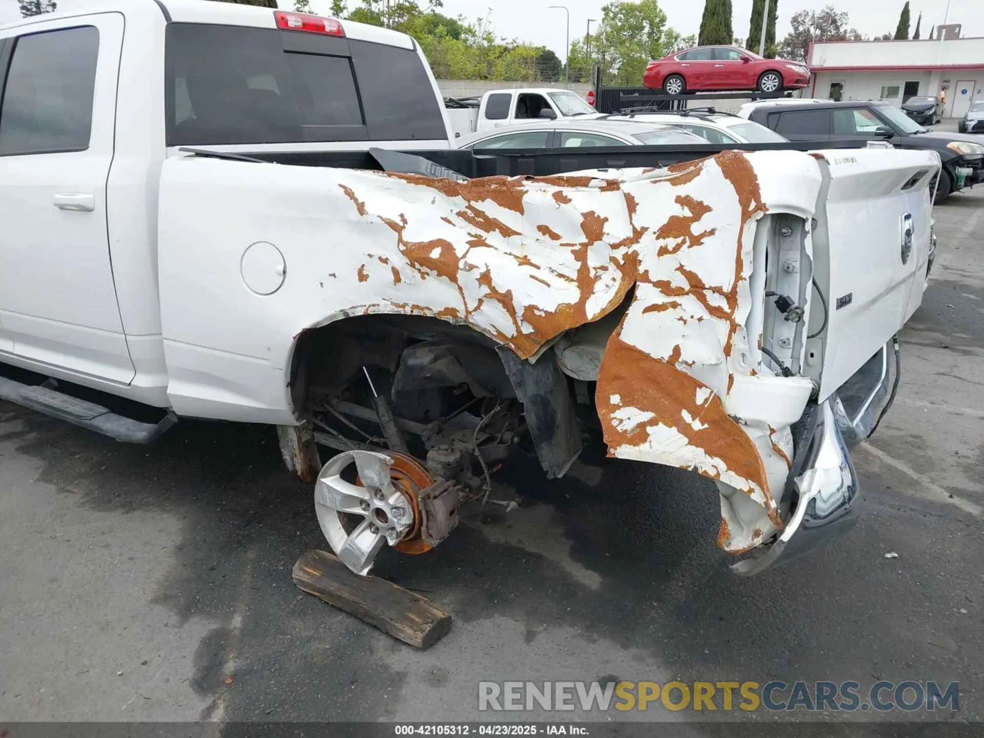 6 Photograph of a damaged car 1C6RR6TT3KS532511 RAM 1500 CLASSIC 2019