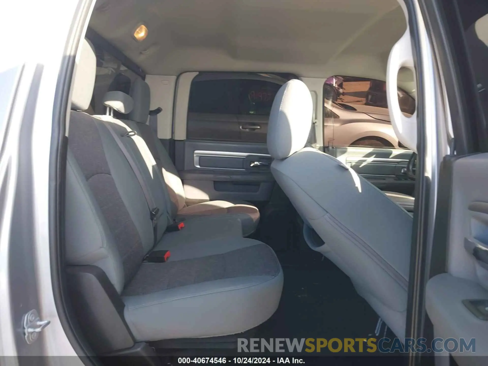 8 Photograph of a damaged car 1C6RR6TT7KS689264 RAM 1500 CLASSIC 2019
