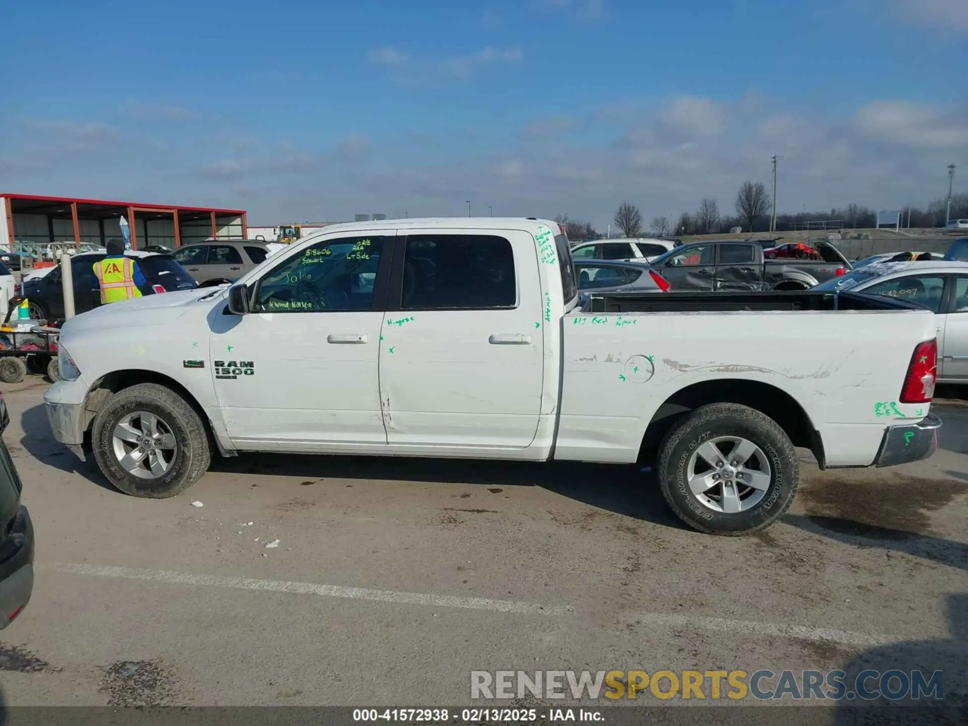 14 Фотография поврежденного автомобиля 1C6RR6TTXKS643976 RAM 1500 CLASSIC 2019
