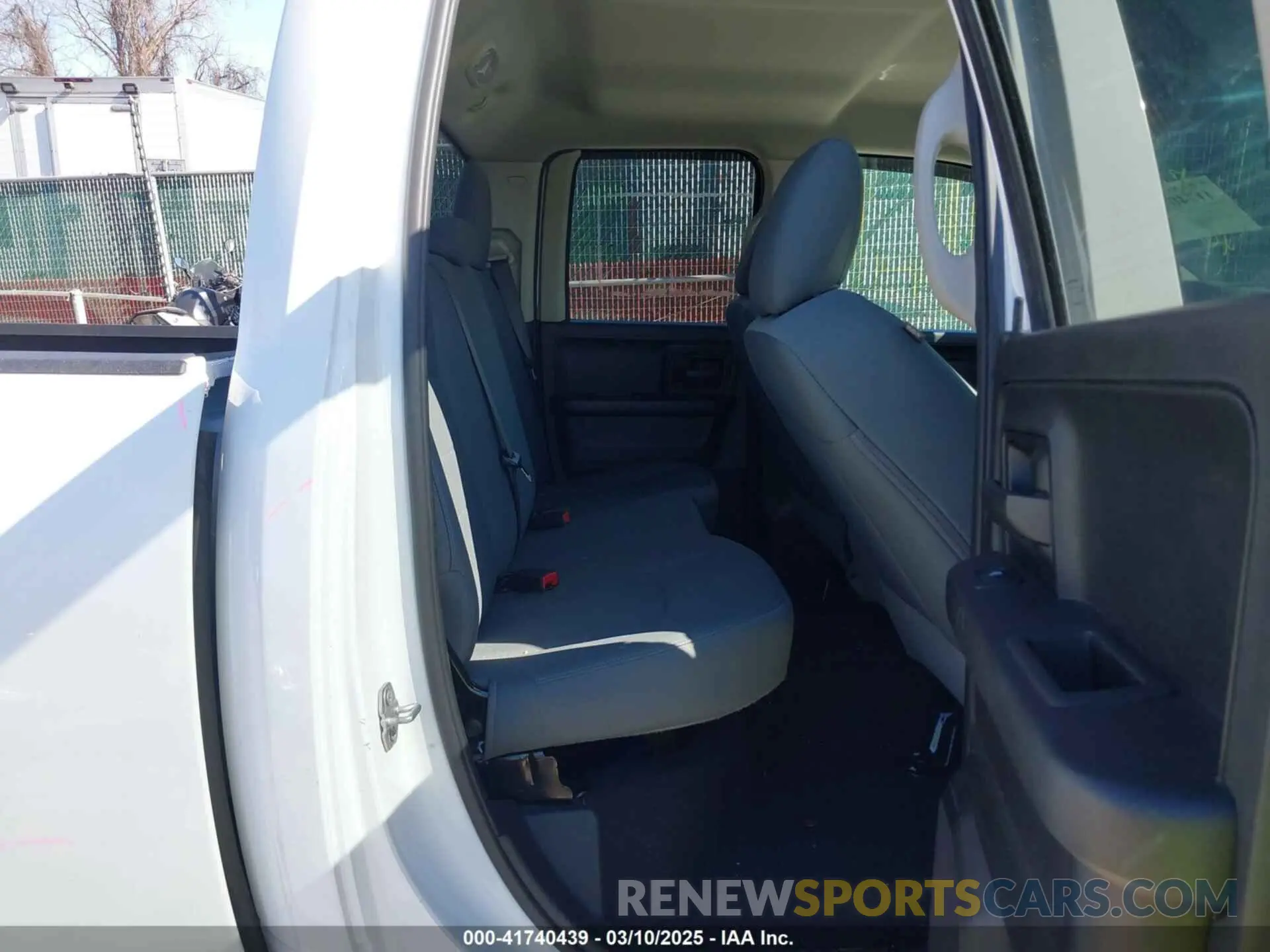8 Фотография поврежденного автомобиля 1C6RR7FG0KS532230 RAM 1500 CLASSIC 2019
