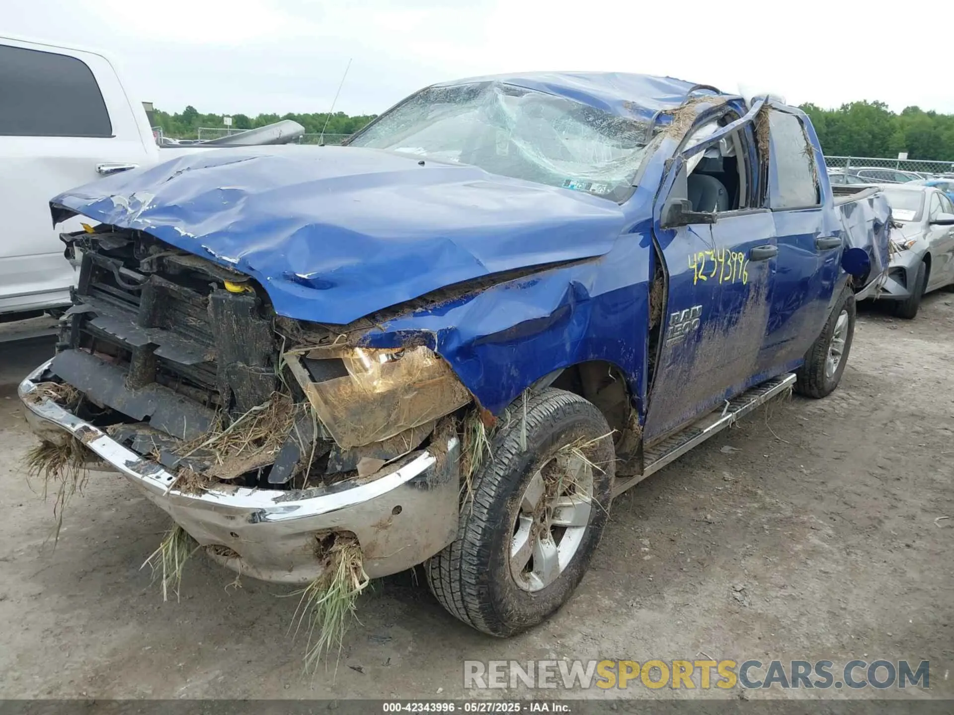 2 Photograph of a damaged car 1C6RR7FG1KS532236 RAM 1500 CLASSIC 2019