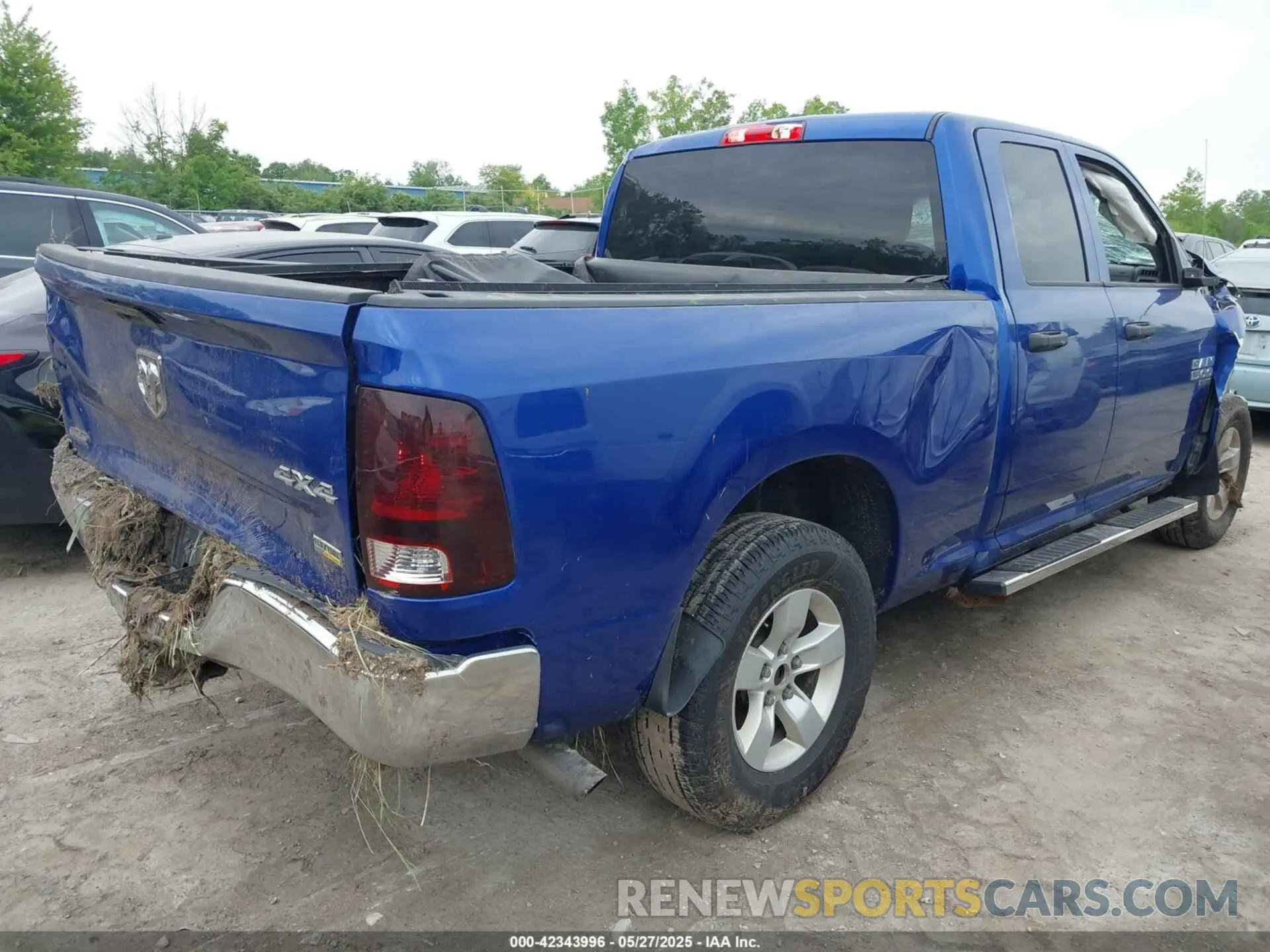 4 Photograph of a damaged car 1C6RR7FG1KS532236 RAM 1500 CLASSIC 2019