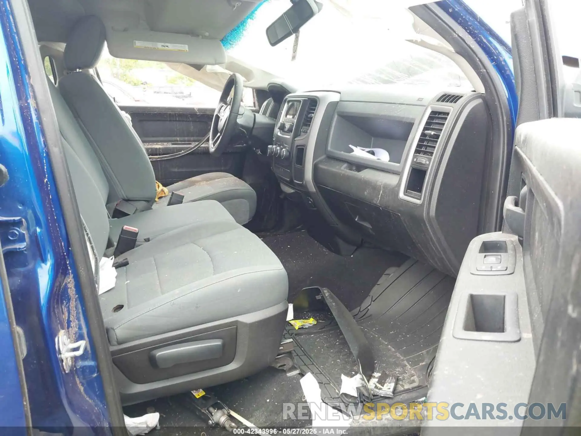 5 Photograph of a damaged car 1C6RR7FG1KS532236 RAM 1500 CLASSIC 2019