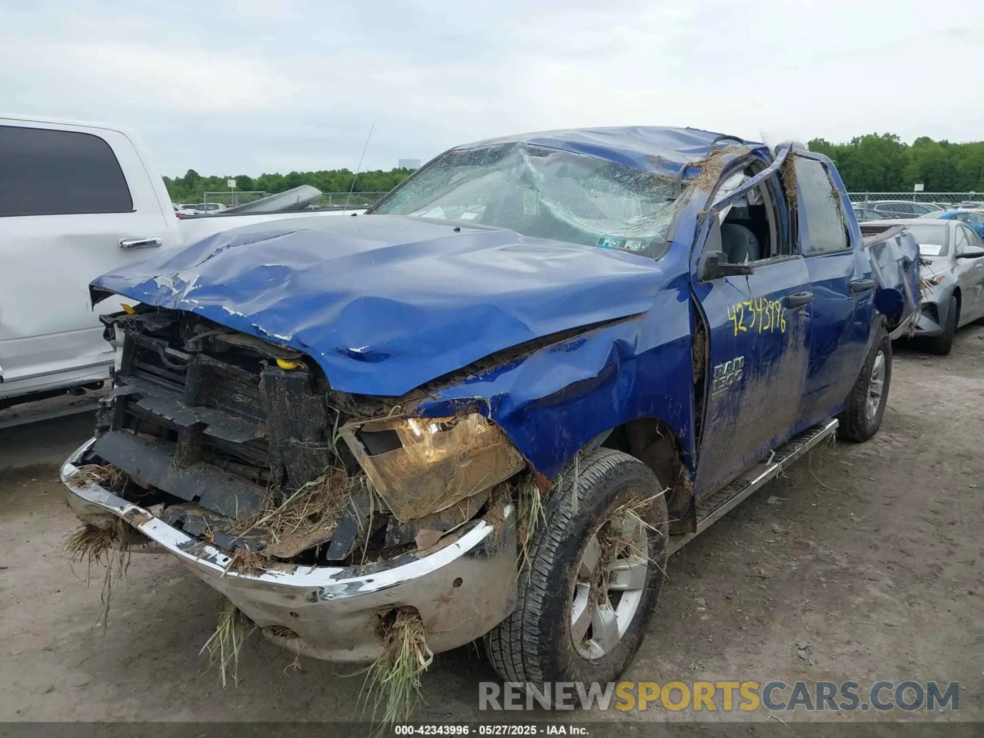 6 Photograph of a damaged car 1C6RR7FG1KS532236 RAM 1500 CLASSIC 2019