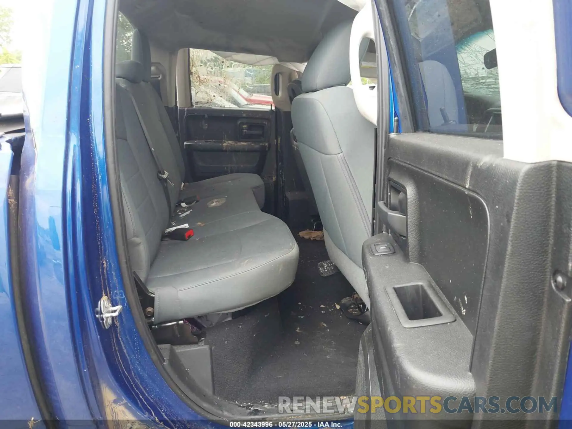 8 Photograph of a damaged car 1C6RR7FG1KS532236 RAM 1500 CLASSIC 2019