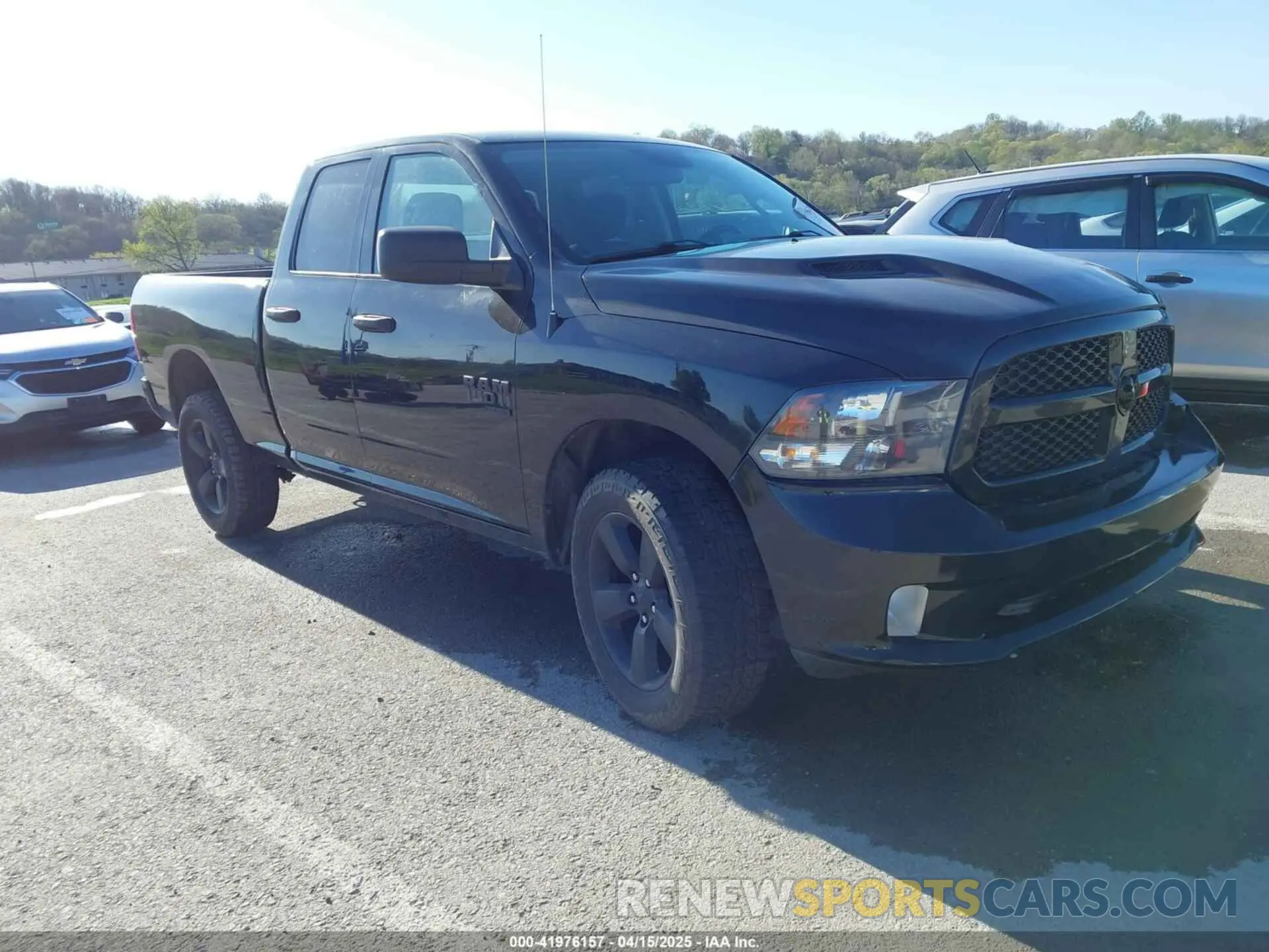 1 Фотография поврежденного автомобиля 1C6RR7FG1KS653364 RAM 1500 CLASSIC 2019