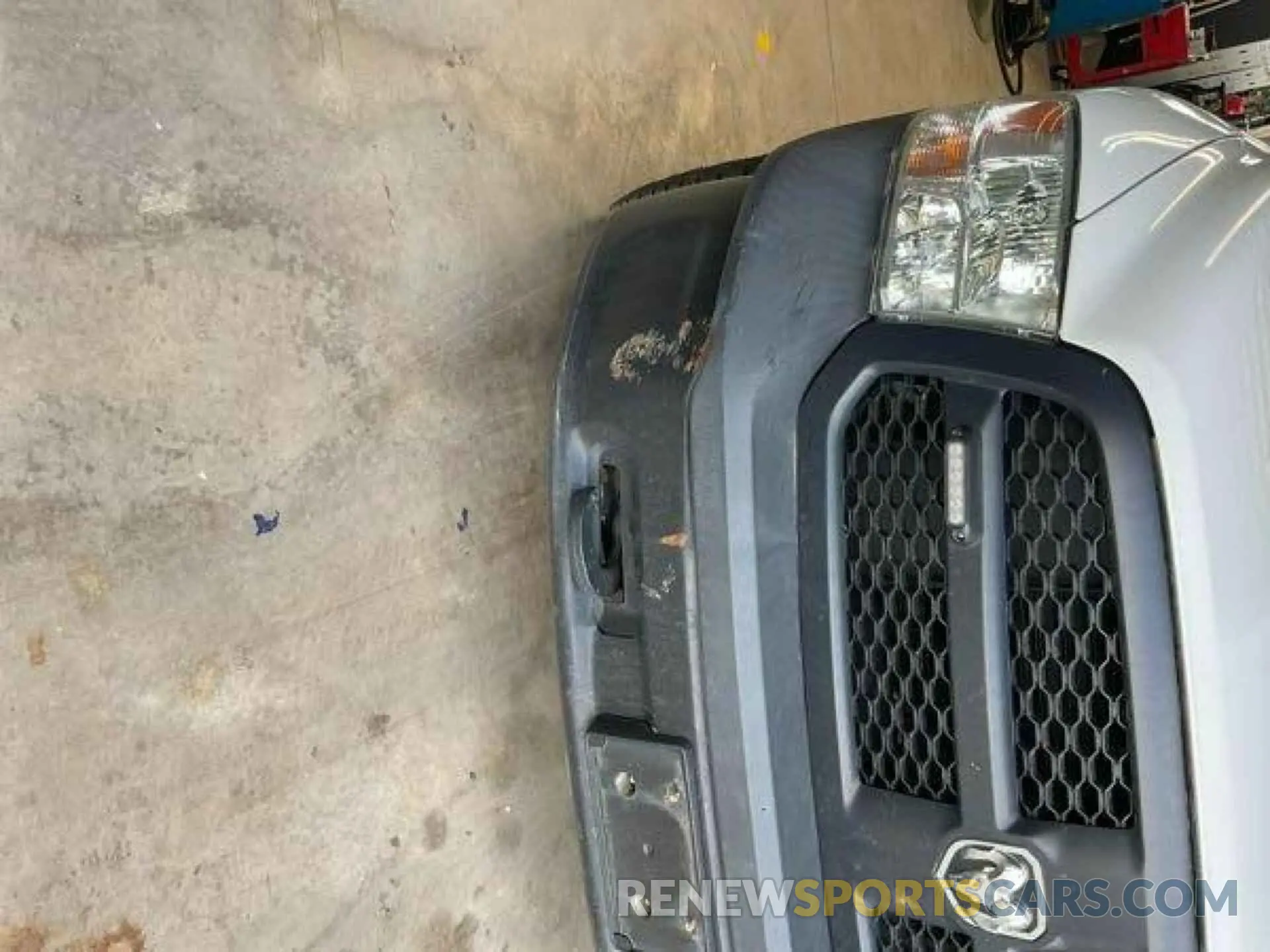 13 Фотография поврежденного автомобиля 1C6RR7FG5KS602112 RAM 1500 CLASSIC 2019