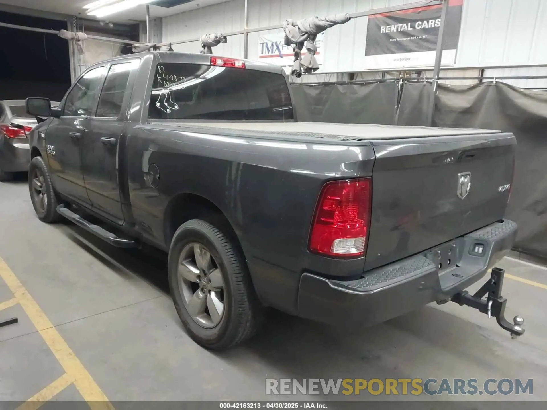 3 Photograph of a damaged car 1C6RR7FG6KS625365 RAM 1500 CLASSIC 2019
