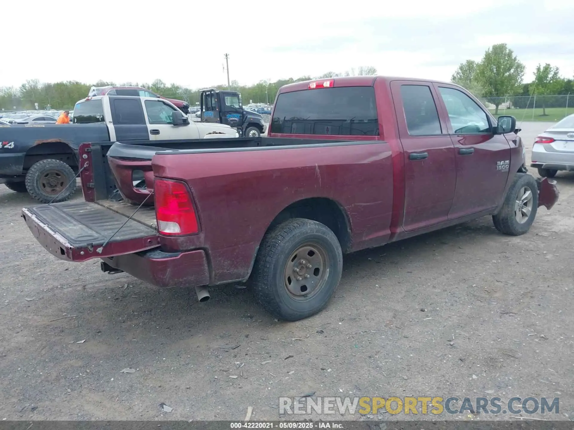 4 Фотография поврежденного автомобиля 1C6RR7FG7KS501699 RAM 1500 CLASSIC 2019
