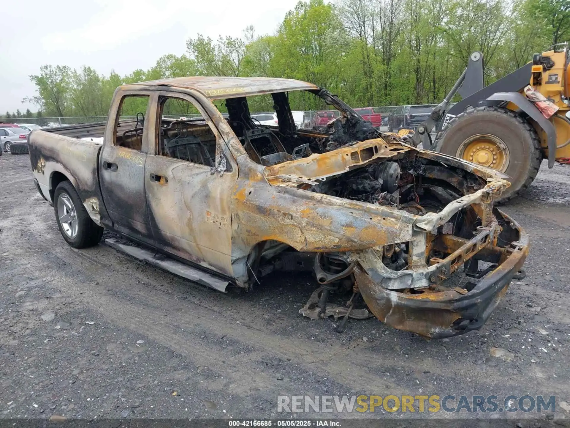 1 Фотография поврежденного автомобиля 1C6RR7FG7KS658598 RAM 1500 CLASSIC 2019