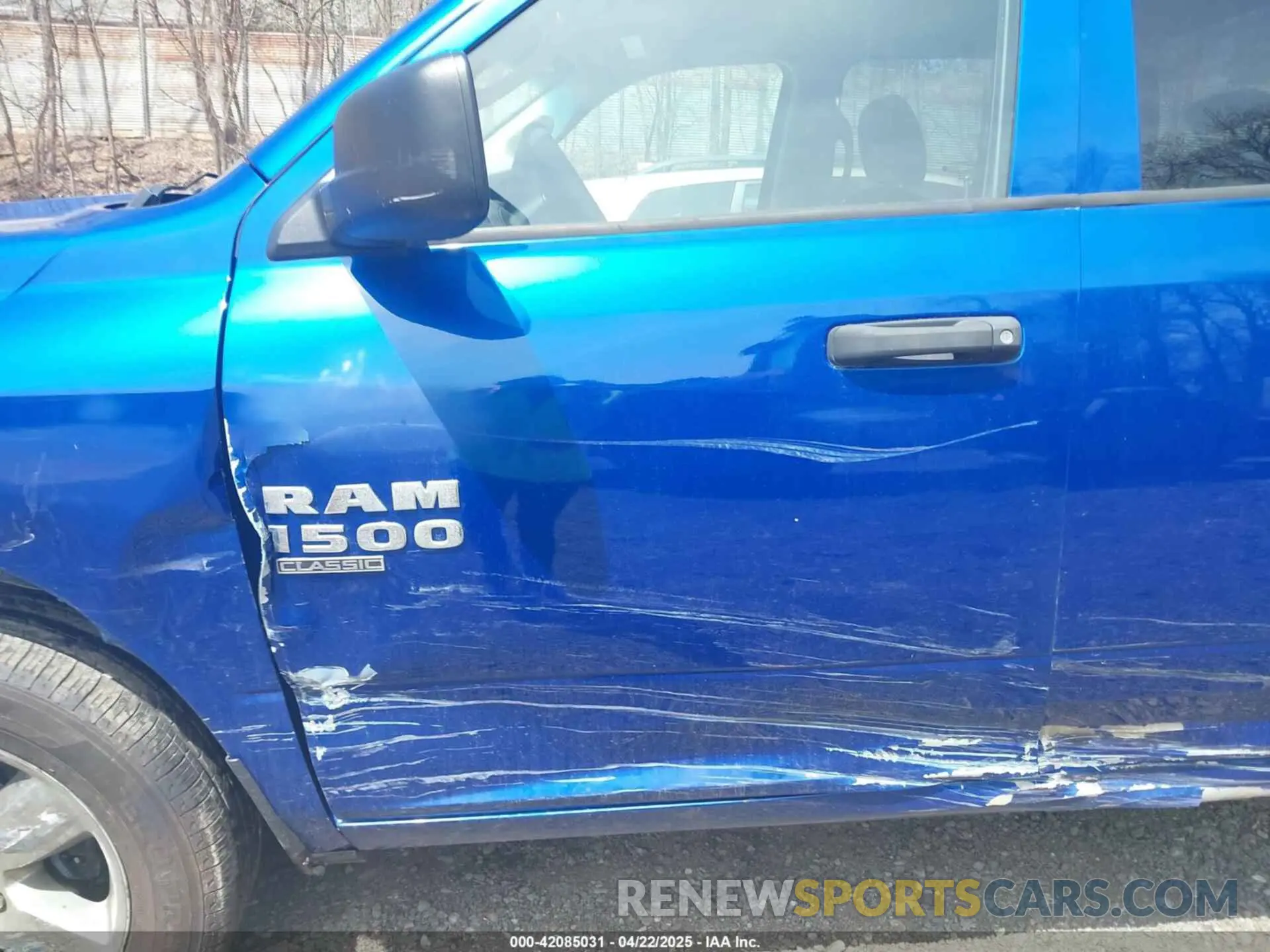 19 Photograph of a damaged car 1C6RR7FG8KS501968 RAM 1500 CLASSIC 2019