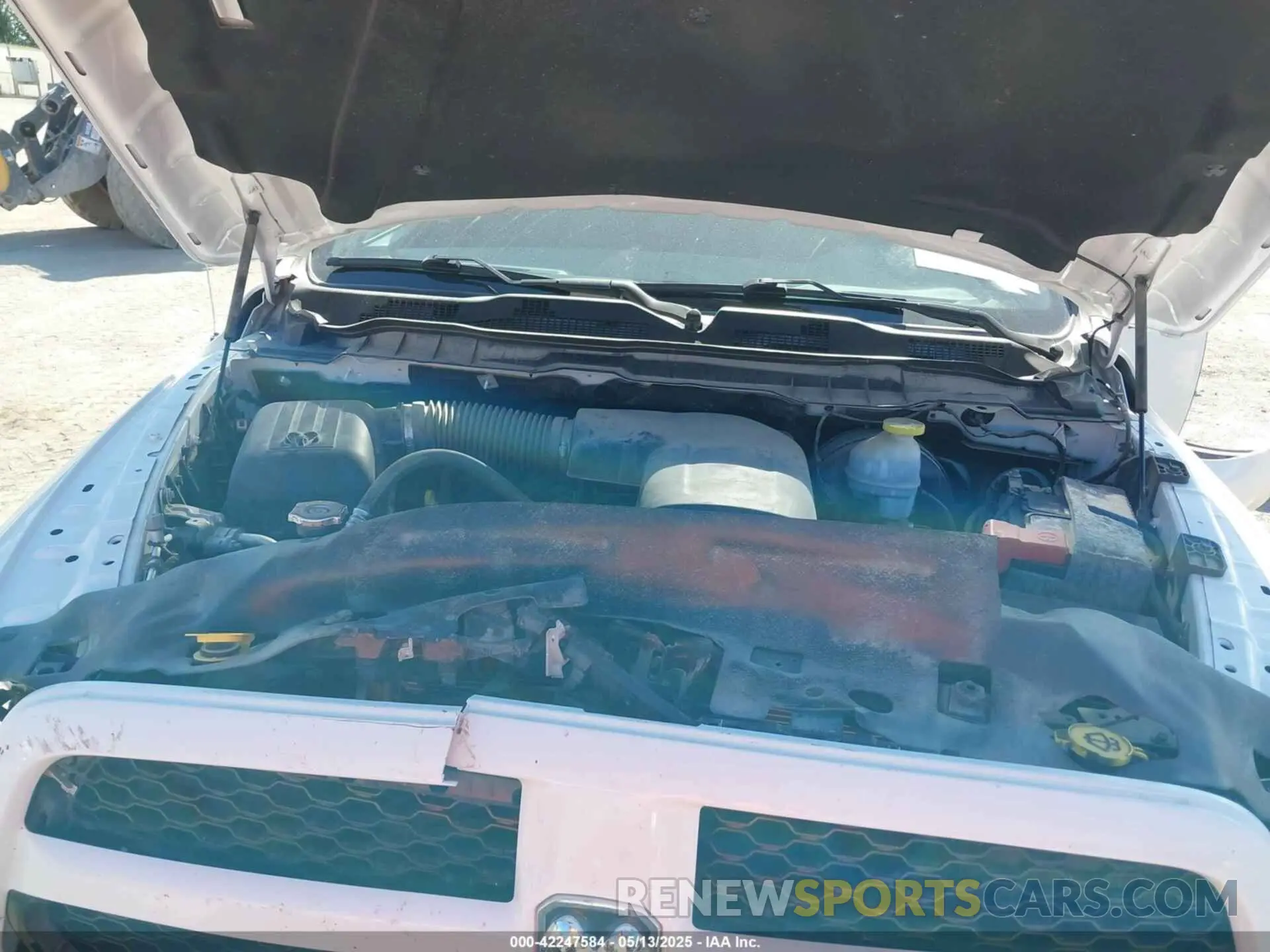 10 Photograph of a damaged car 1C6RR7FG9KS537801 RAM 1500 CLASSIC 2019