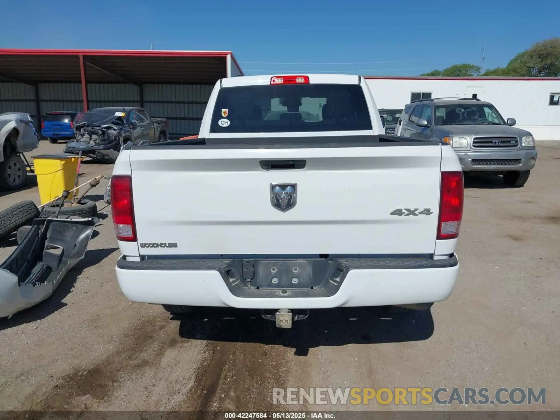 17 Photograph of a damaged car 1C6RR7FG9KS537801 RAM 1500 CLASSIC 2019