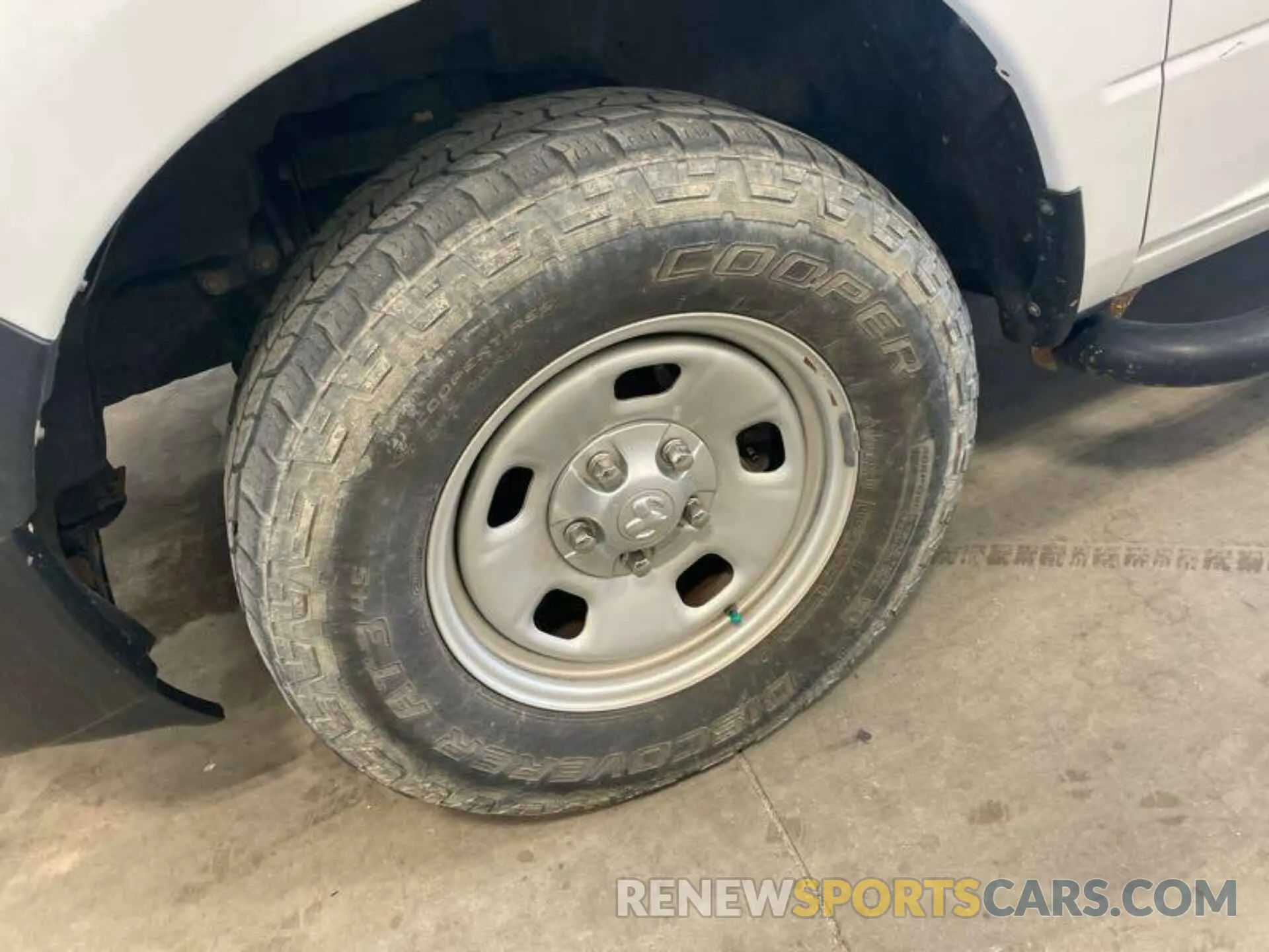 12 Фотография поврежденного автомобиля 1C6RR7FGXKS607046 RAM 1500 CLASSIC 2019