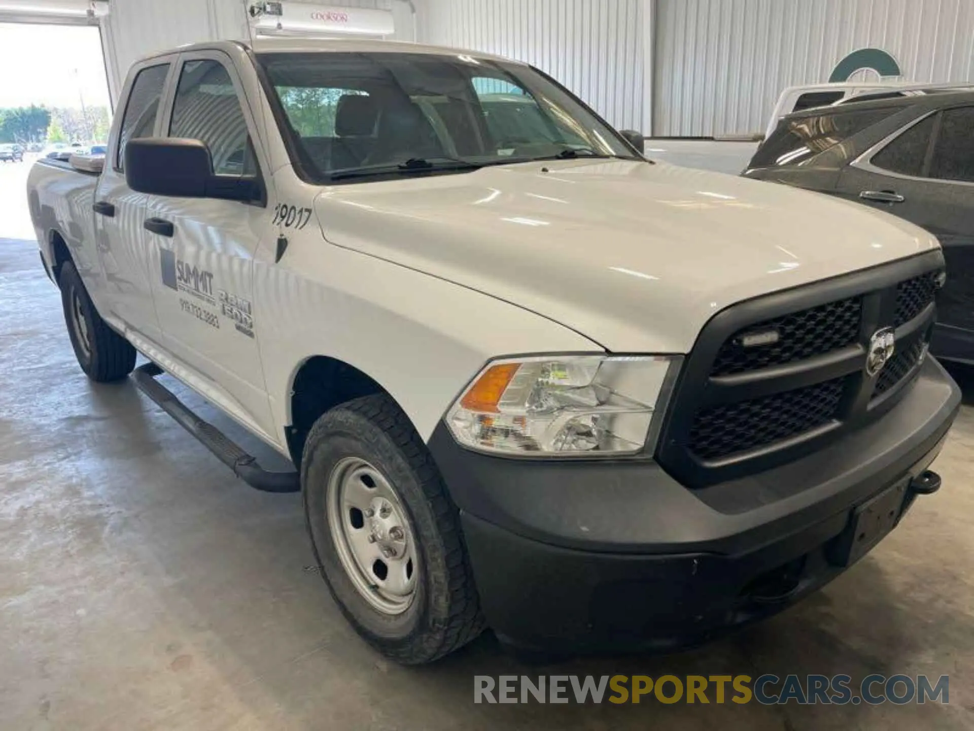 14 Фотография поврежденного автомобиля 1C6RR7FGXKS607046 RAM 1500 CLASSIC 2019