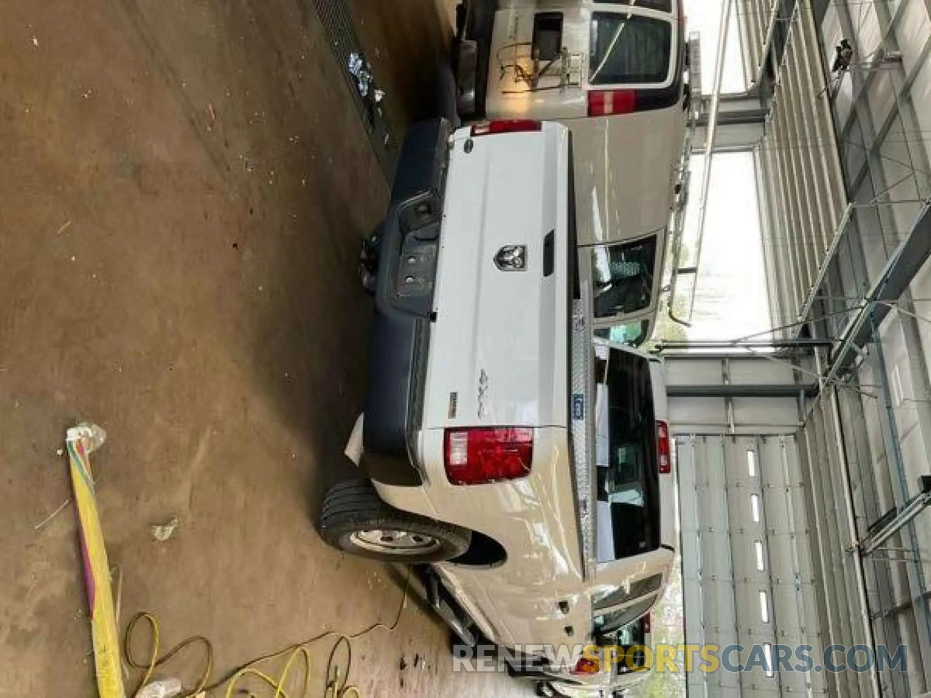 5 Фотография поврежденного автомобиля 1C6RR7FGXKS607046 RAM 1500 CLASSIC 2019