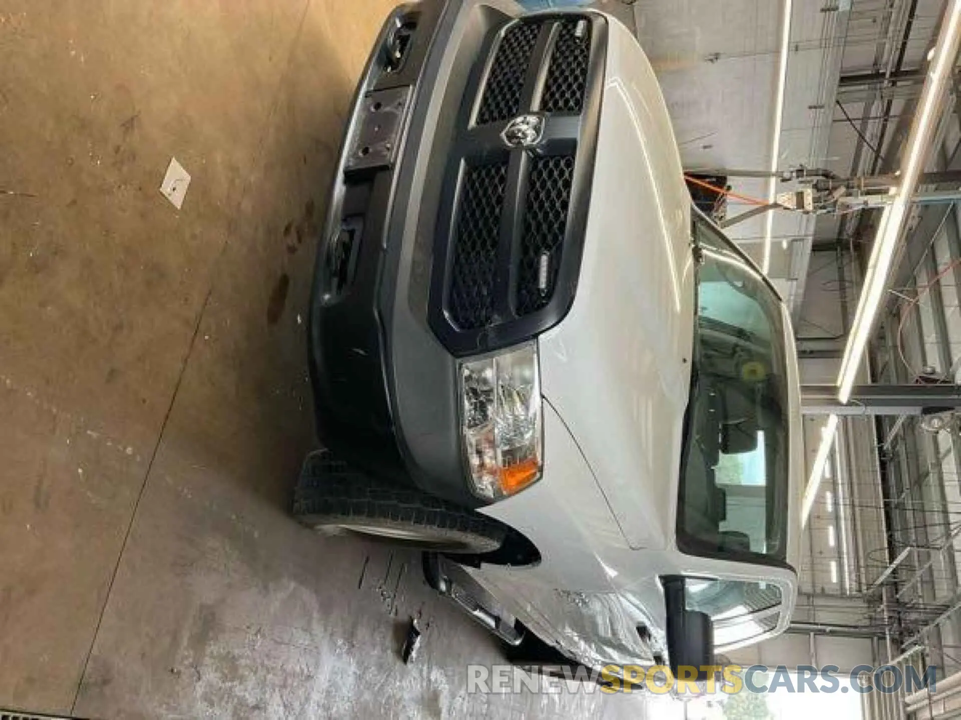 9 Фотография поврежденного автомобиля 1C6RR7FGXKS607046 RAM 1500 CLASSIC 2019