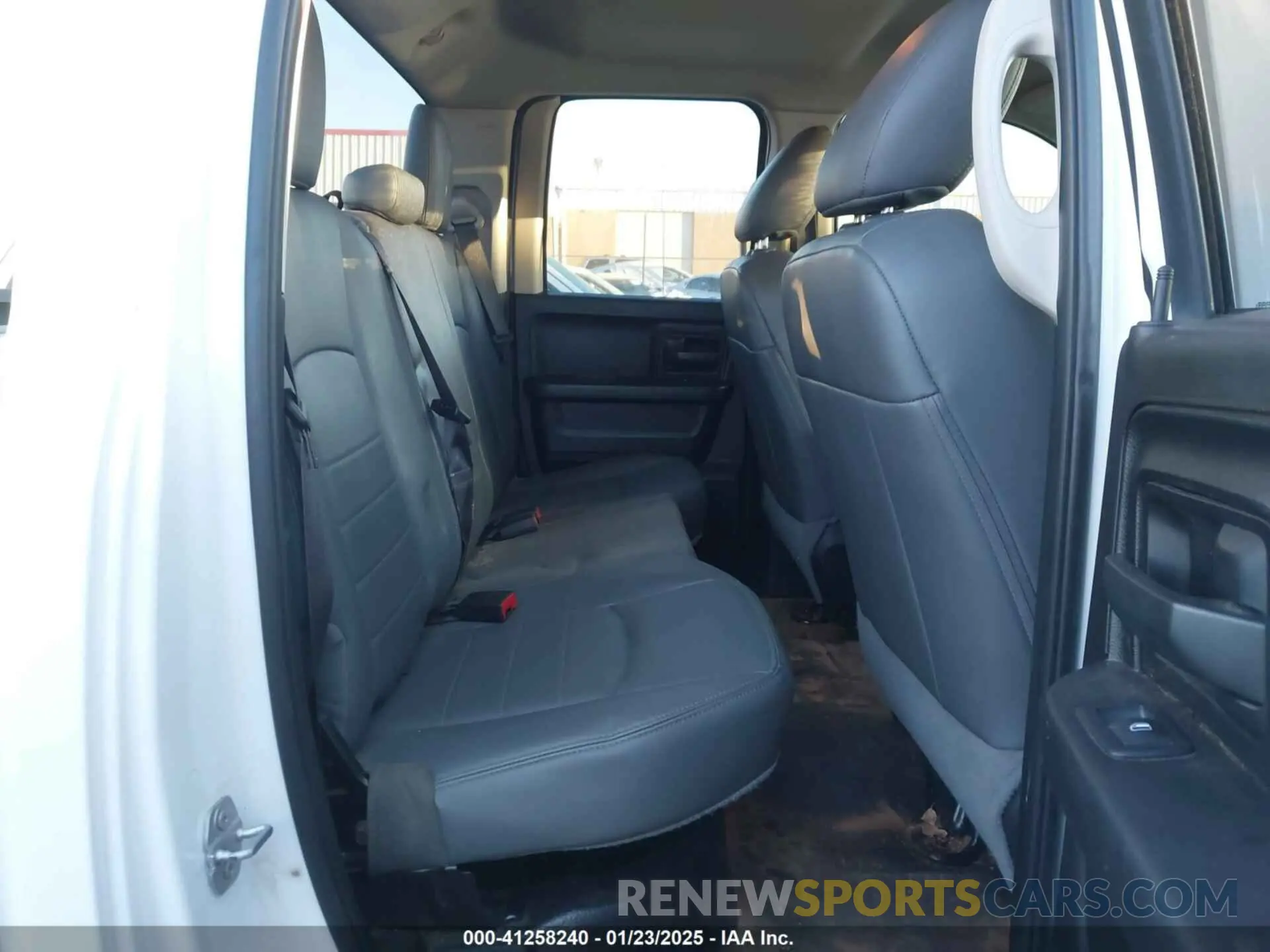 8 Photograph of a damaged car 1C6RR7FGXKS614045 RAM 1500 CLASSIC 2019