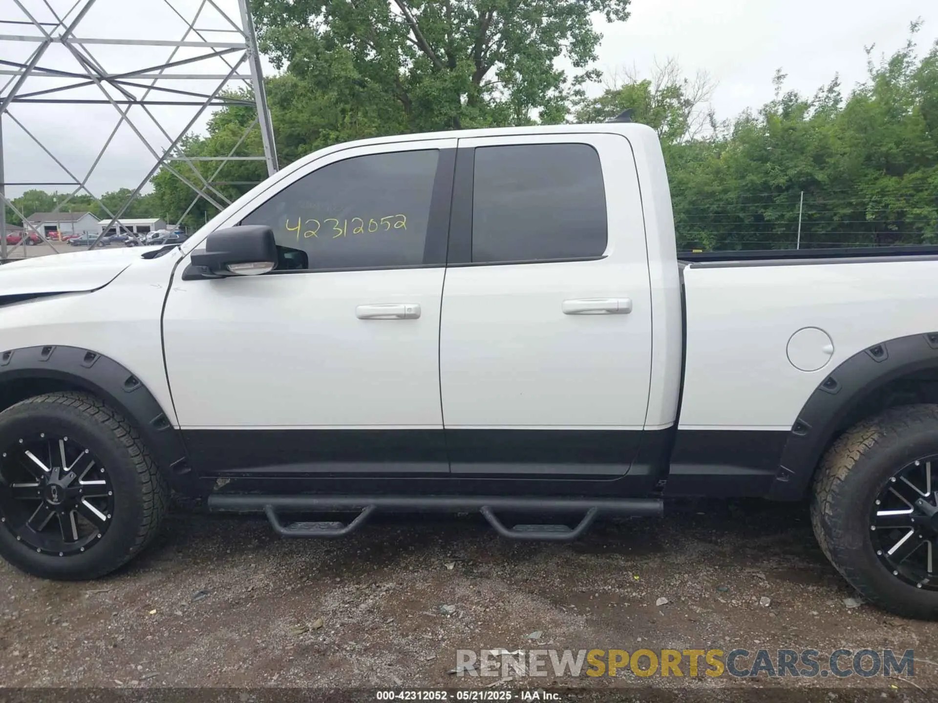 14 Фотография поврежденного автомобиля 1C6RR7GGXKS616991 RAM 1500 CLASSIC 2019
