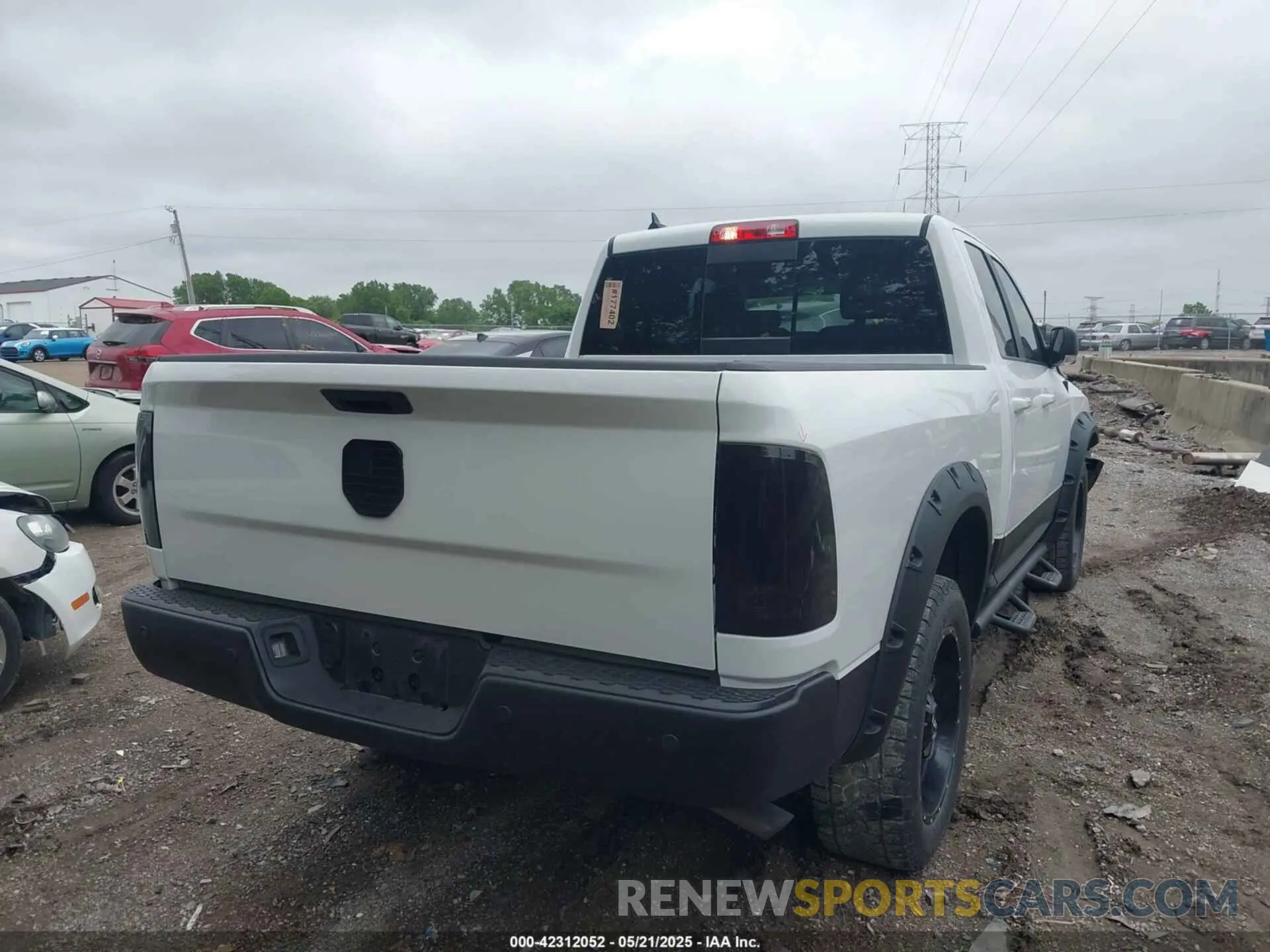 4 Фотография поврежденного автомобиля 1C6RR7GGXKS616991 RAM 1500 CLASSIC 2019