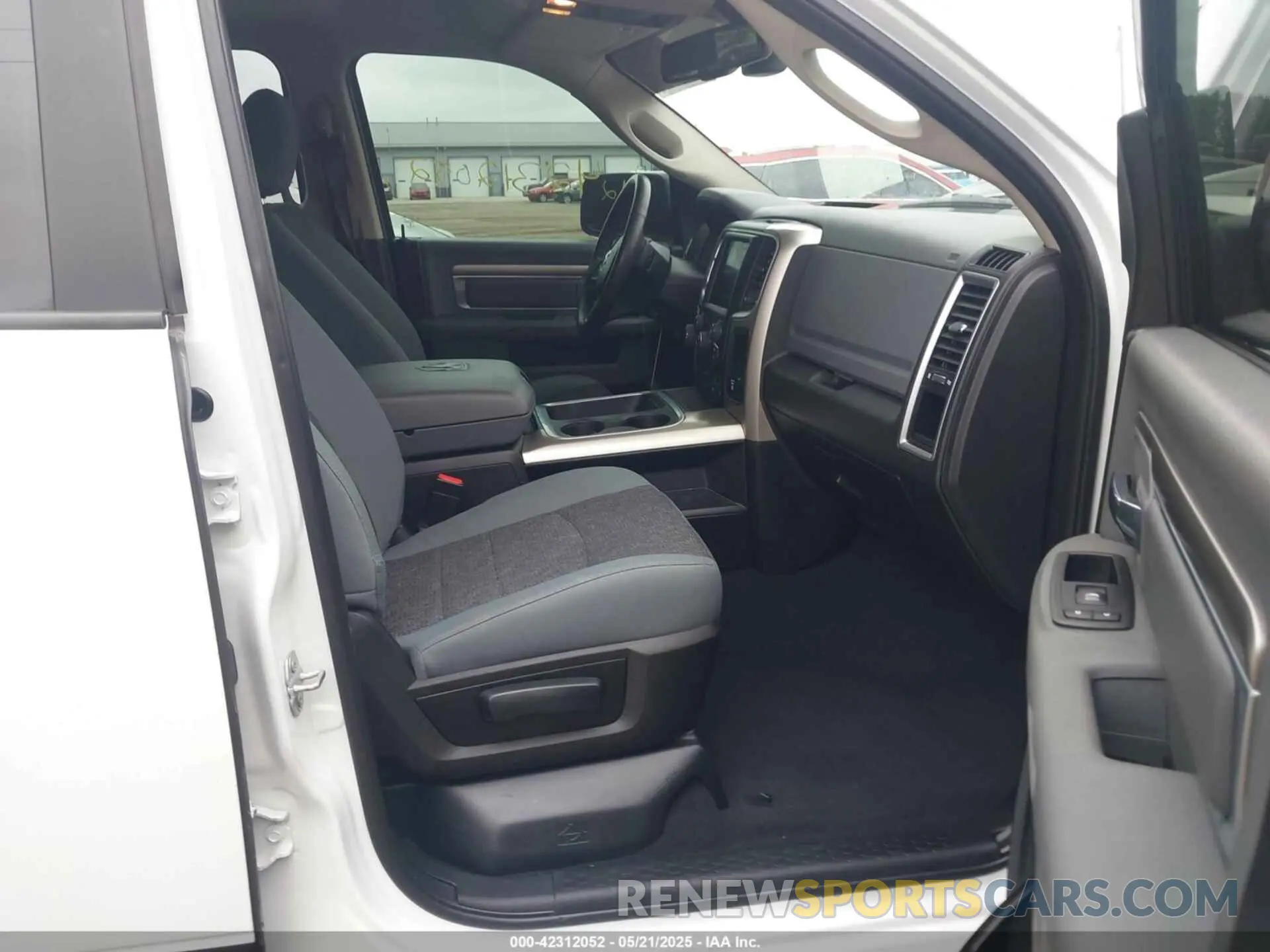 5 Фотография поврежденного автомобиля 1C6RR7GGXKS616991 RAM 1500 CLASSIC 2019