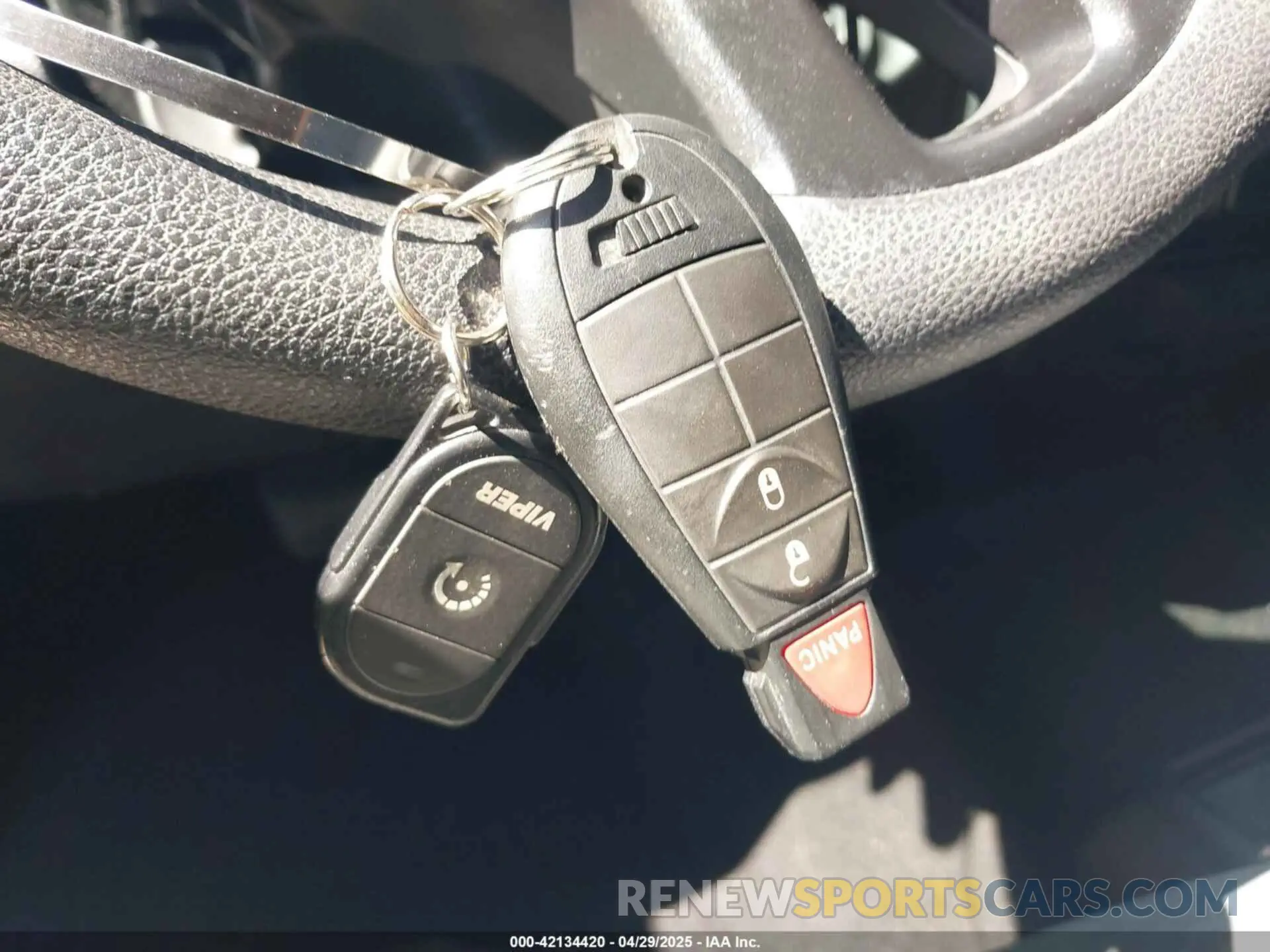 11 Фотография поврежденного автомобиля 1C6RR7KG9KS709945 RAM 1500 CLASSIC 2019