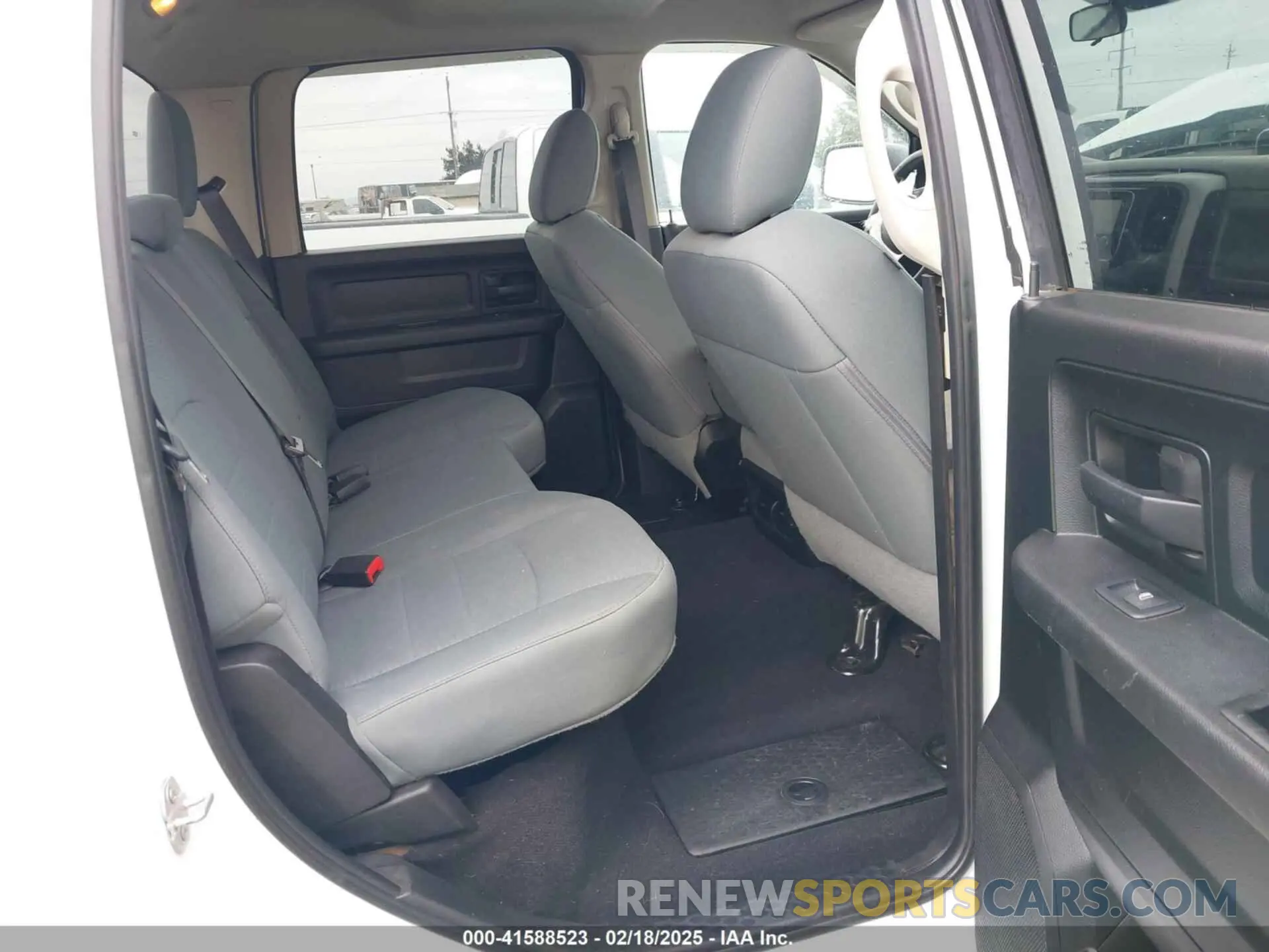 8 Фотография поврежденного автомобиля 1C6RR7KMXKS721009 RAM 1500 CLASSIC 2019
