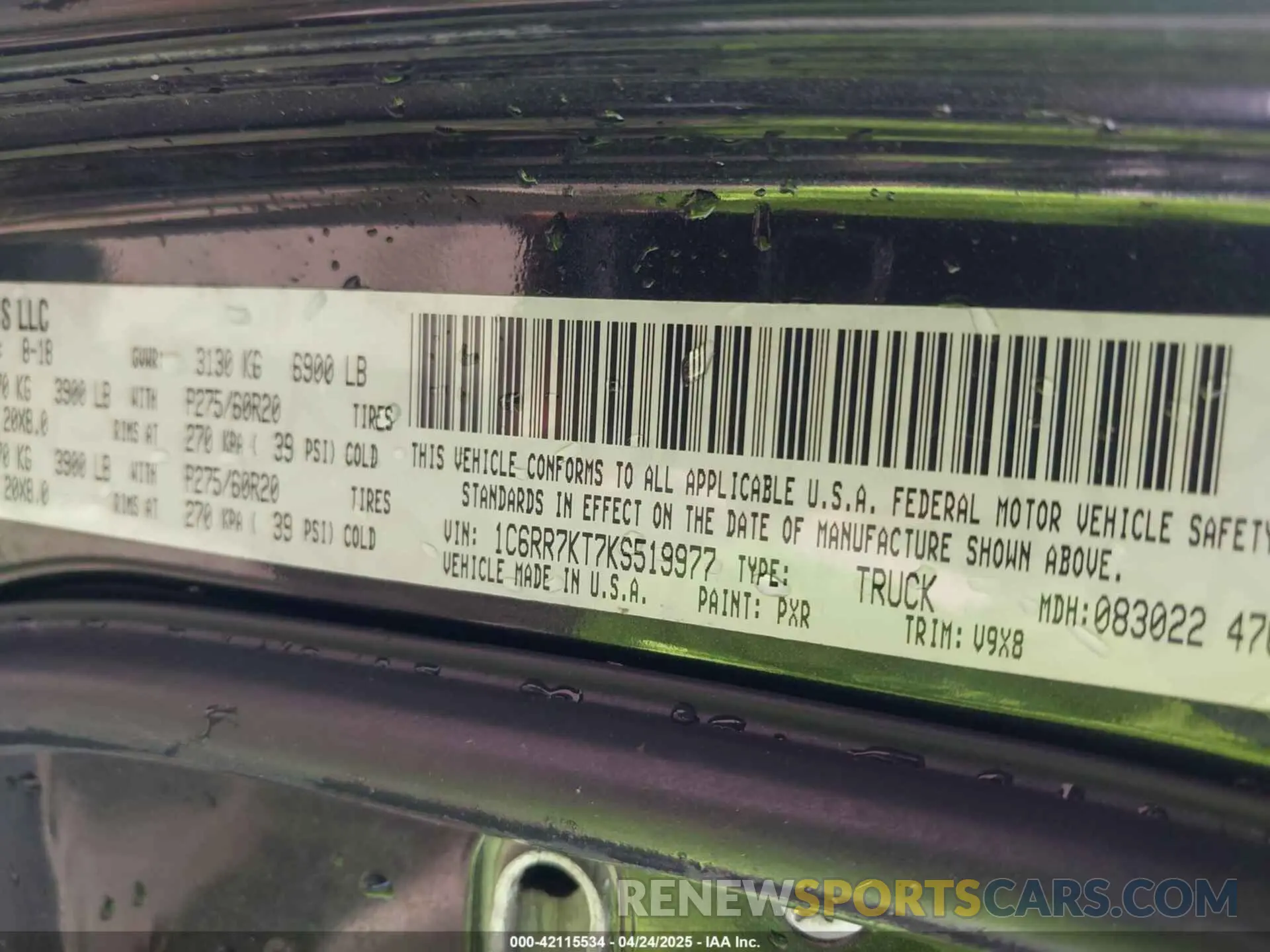 9 Photograph of a damaged car 1C6RR7KT7KS519977 RAM 1500 CLASSIC 2019